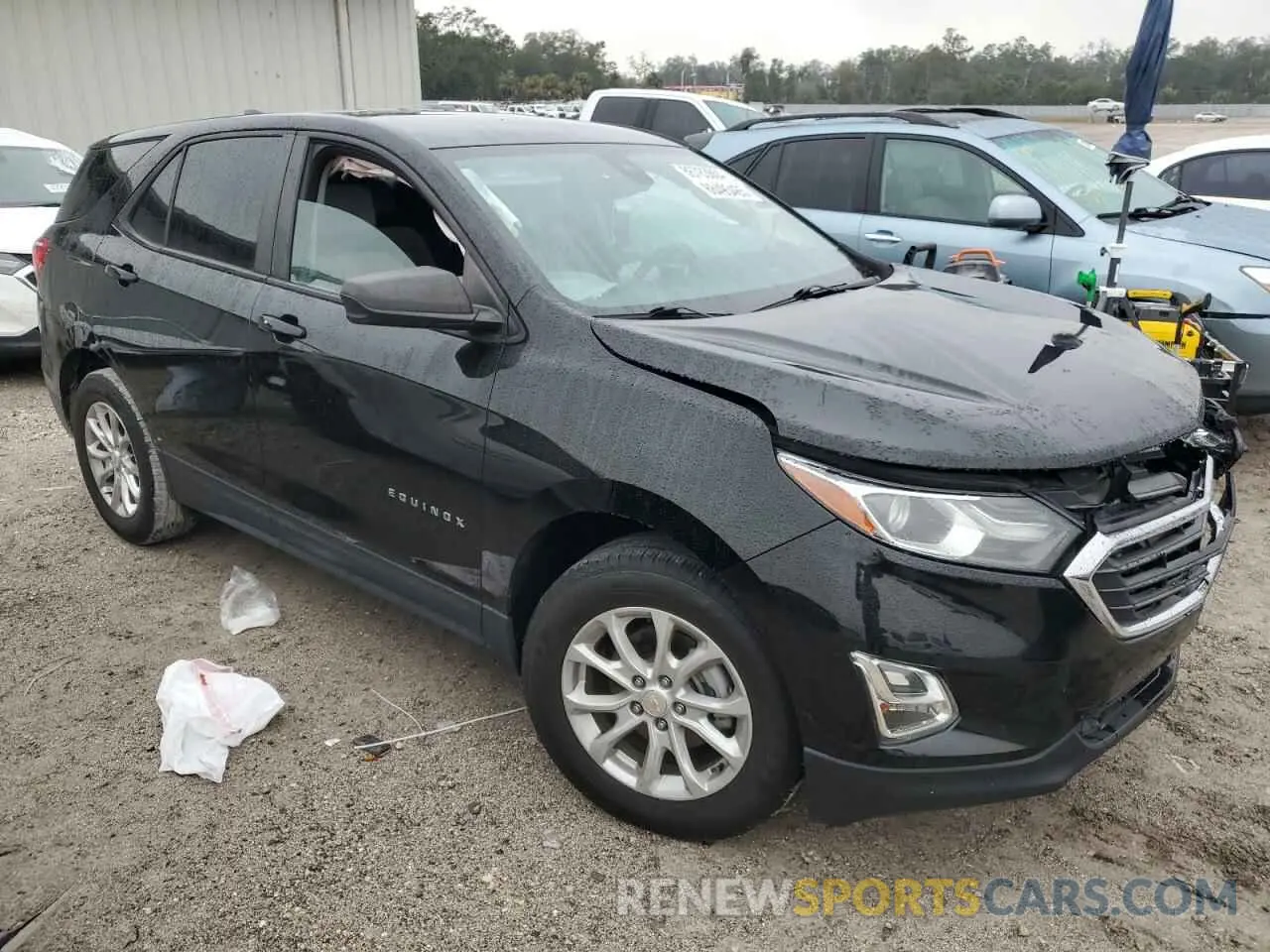 4 Photograph of a damaged car 2GNAXFEVXL6199357 CHEVROLET EQUINOX 2020