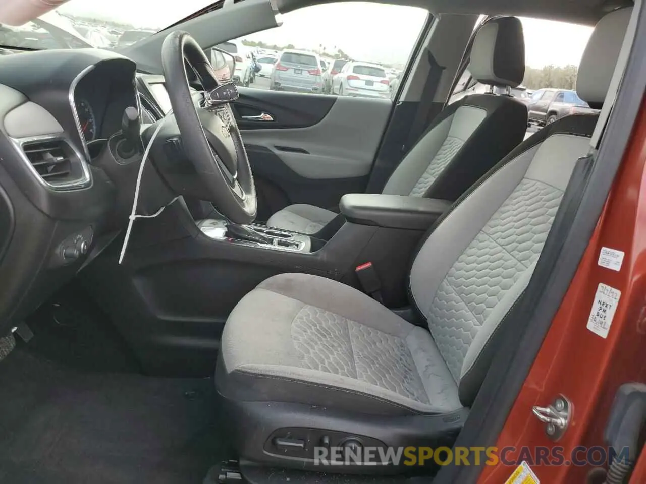 7 Фотография поврежденного автомобиля 2GNAXHEV0L6261439 CHEVROLET EQUINOX 2020
