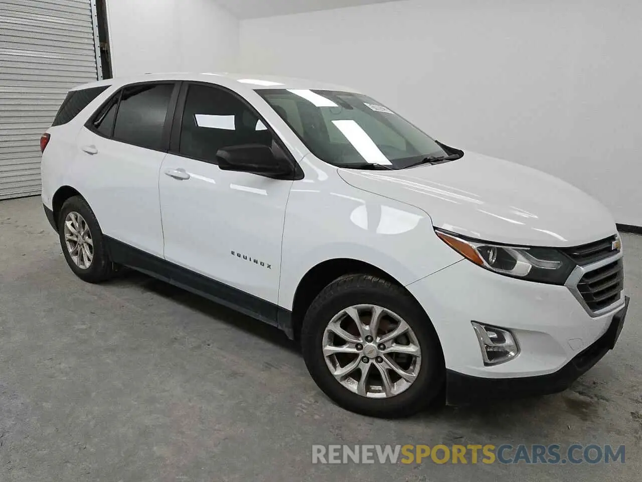 4 Photograph of a damaged car 2GNAXHEV1L6131847 CHEVROLET EQUINOX 2020