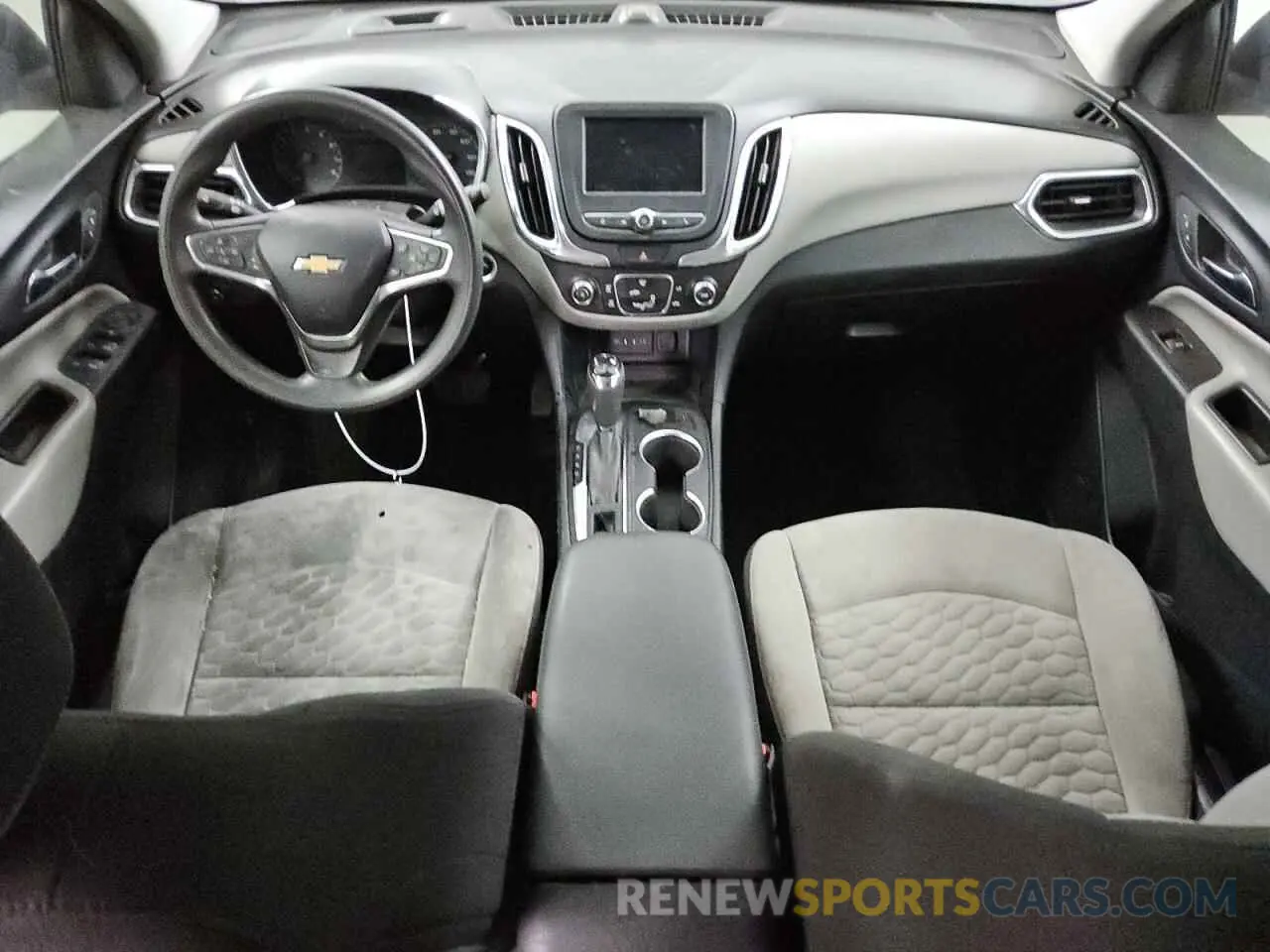 8 Photograph of a damaged car 2GNAXHEV1L6131847 CHEVROLET EQUINOX 2020