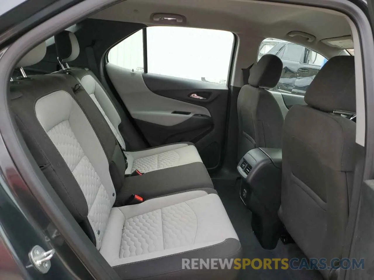 11 Фотография поврежденного автомобиля 2GNAXHEV1L6137471 CHEVROLET EQUINOX 2020
