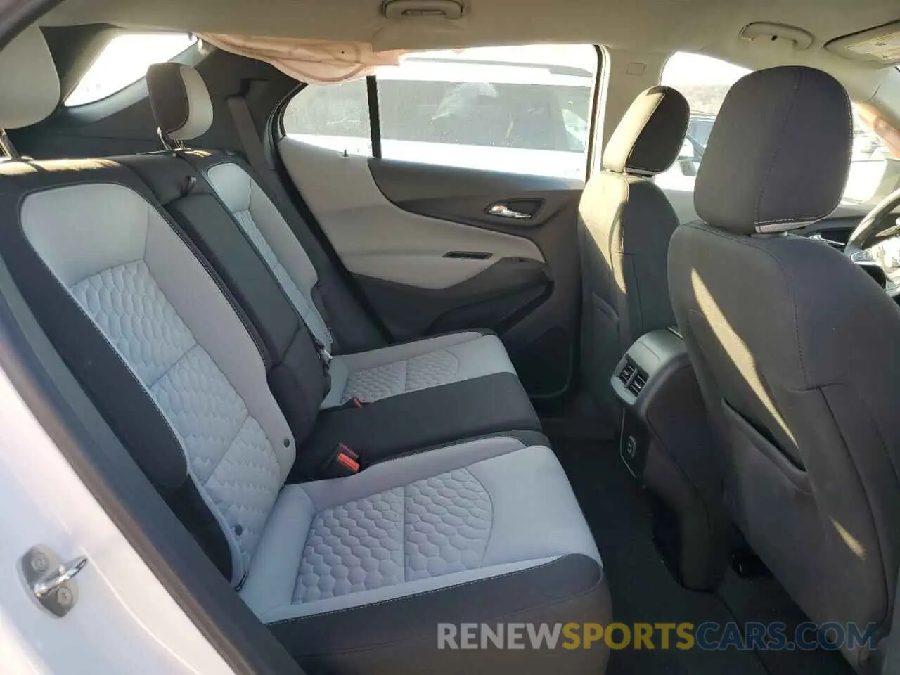 11 Фотография поврежденного автомобиля 2GNAXHEV1L6164489 CHEVROLET EQUINOX 2020