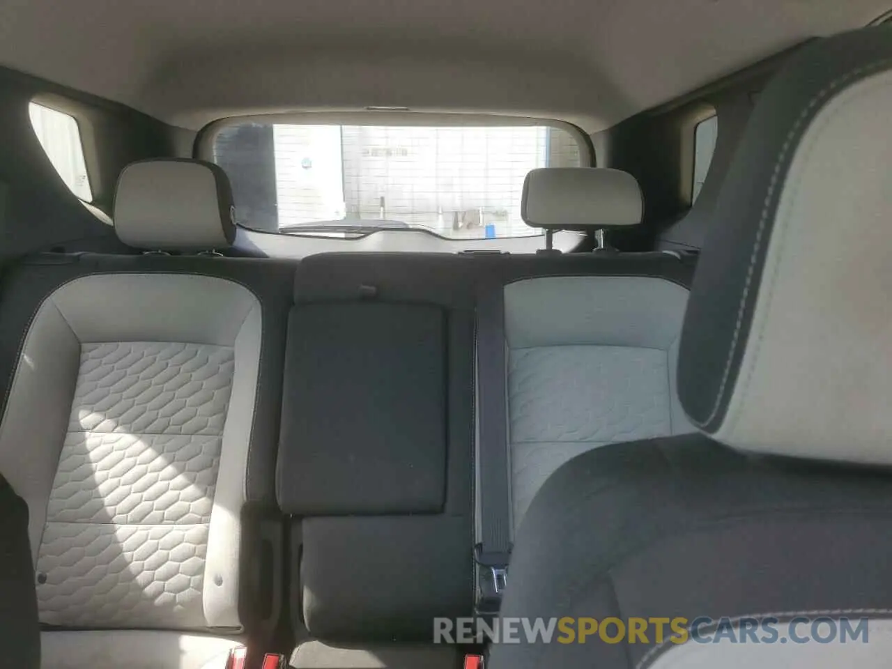 10 Photograph of a damaged car 2GNAXHEV1L6209835 CHEVROLET EQUINOX 2020