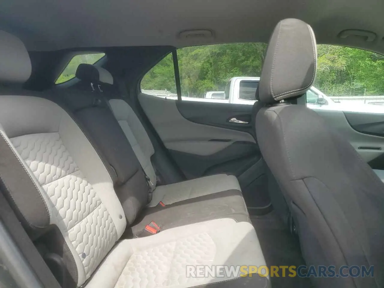 11 Photograph of a damaged car 2GNAXHEV1L6209835 CHEVROLET EQUINOX 2020