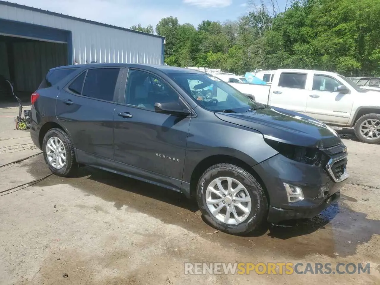 4 Photograph of a damaged car 2GNAXHEV1L6209835 CHEVROLET EQUINOX 2020
