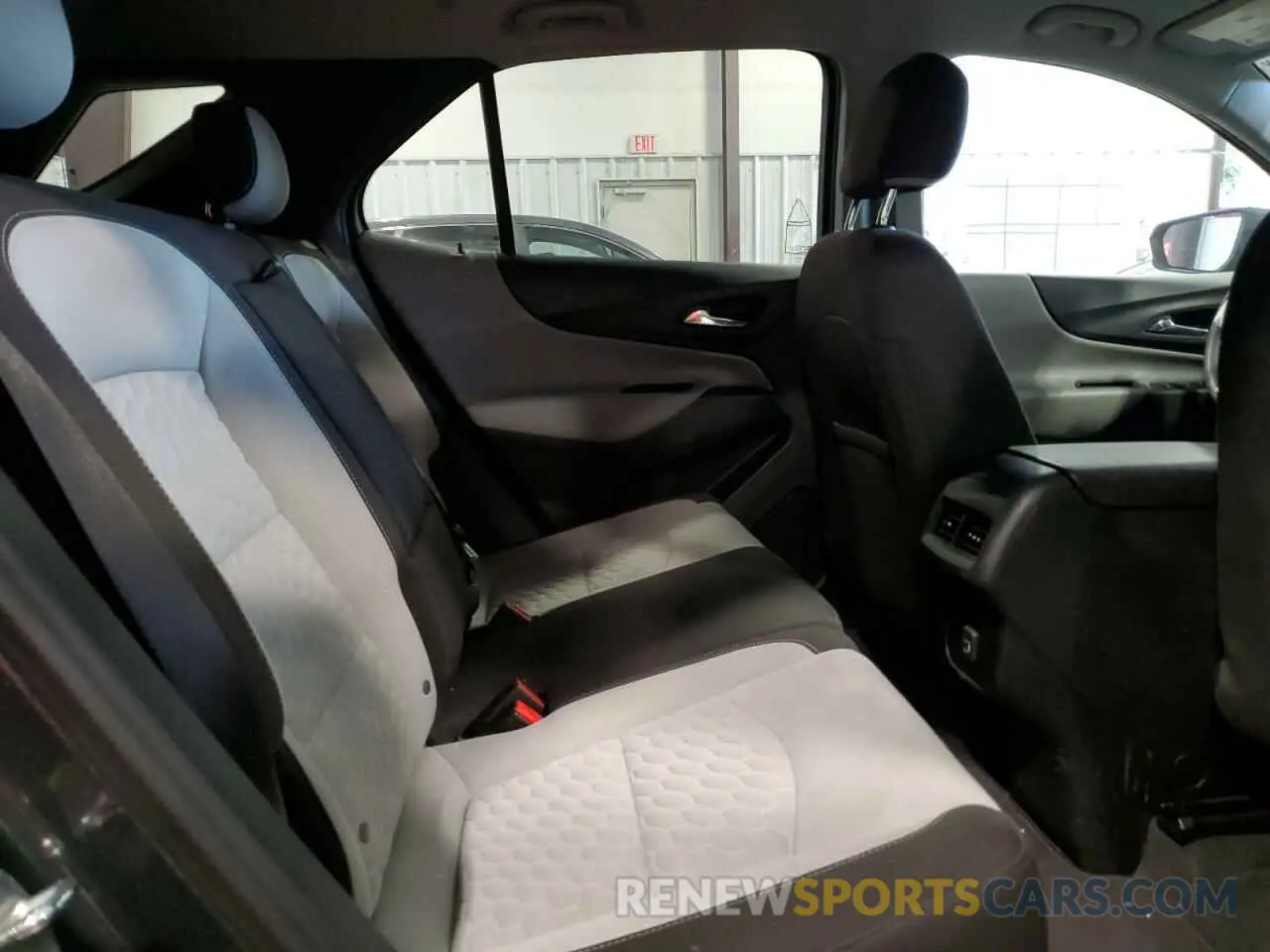 11 Photograph of a damaged car 2GNAXHEV1L6259845 CHEVROLET EQUINOX 2020
