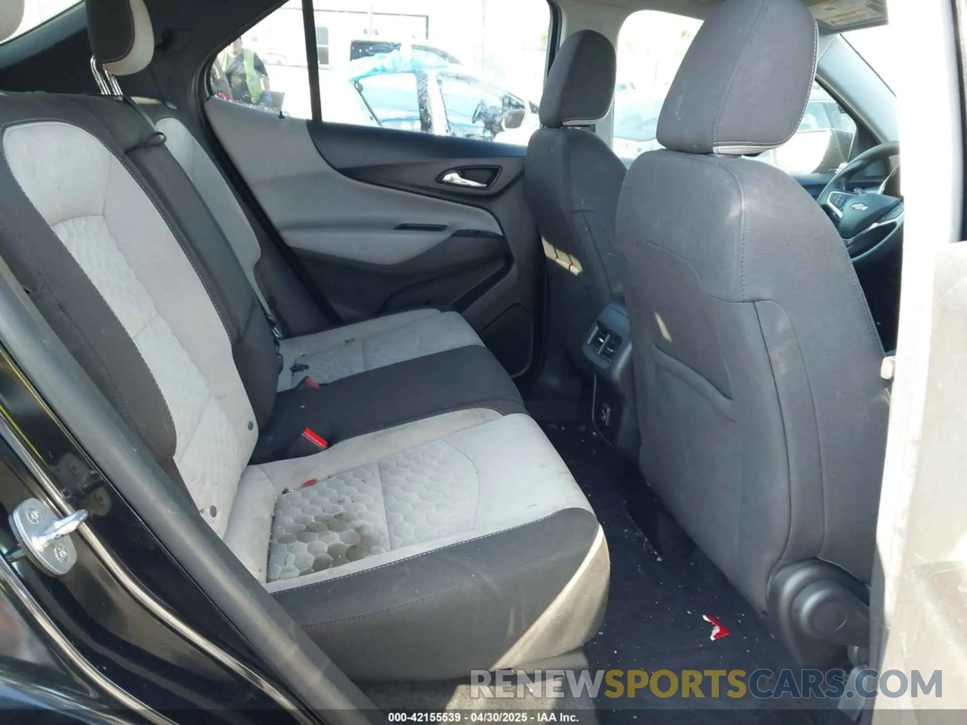 8 Photograph of a damaged car 2GNAXHEV2L6221539 CHEVROLET EQUINOX 2020