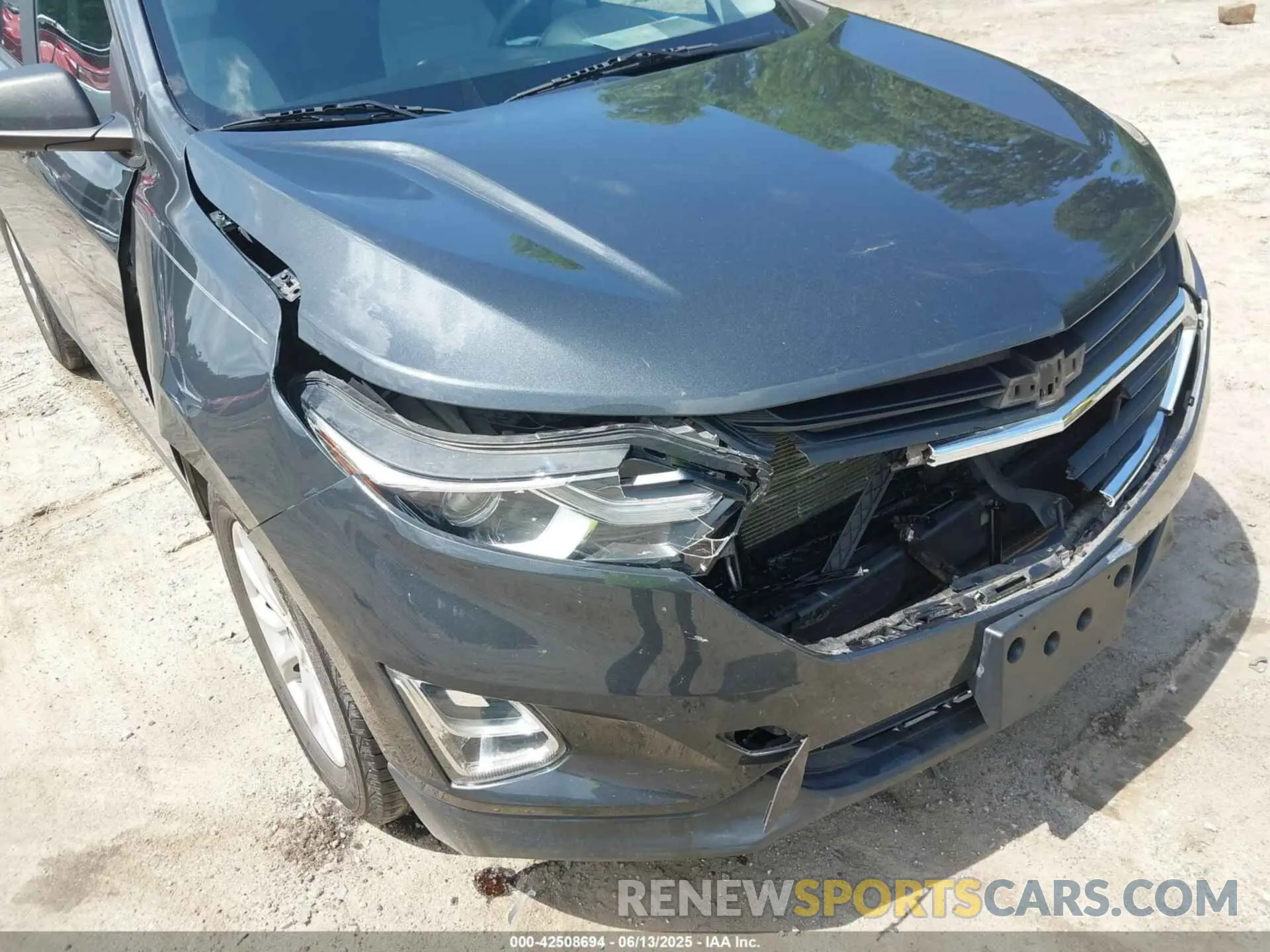 6 Photograph of a damaged car 2GNAXHEV3L6191693 CHEVROLET EQUINOX 2020