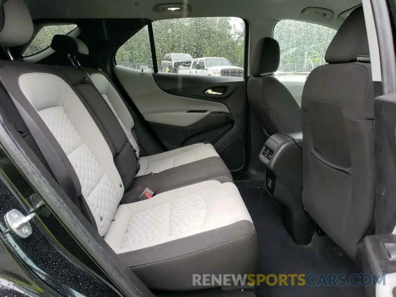 11 Photograph of a damaged car 2GNAXHEV3L6268031 CHEVROLET EQUINOX 2020