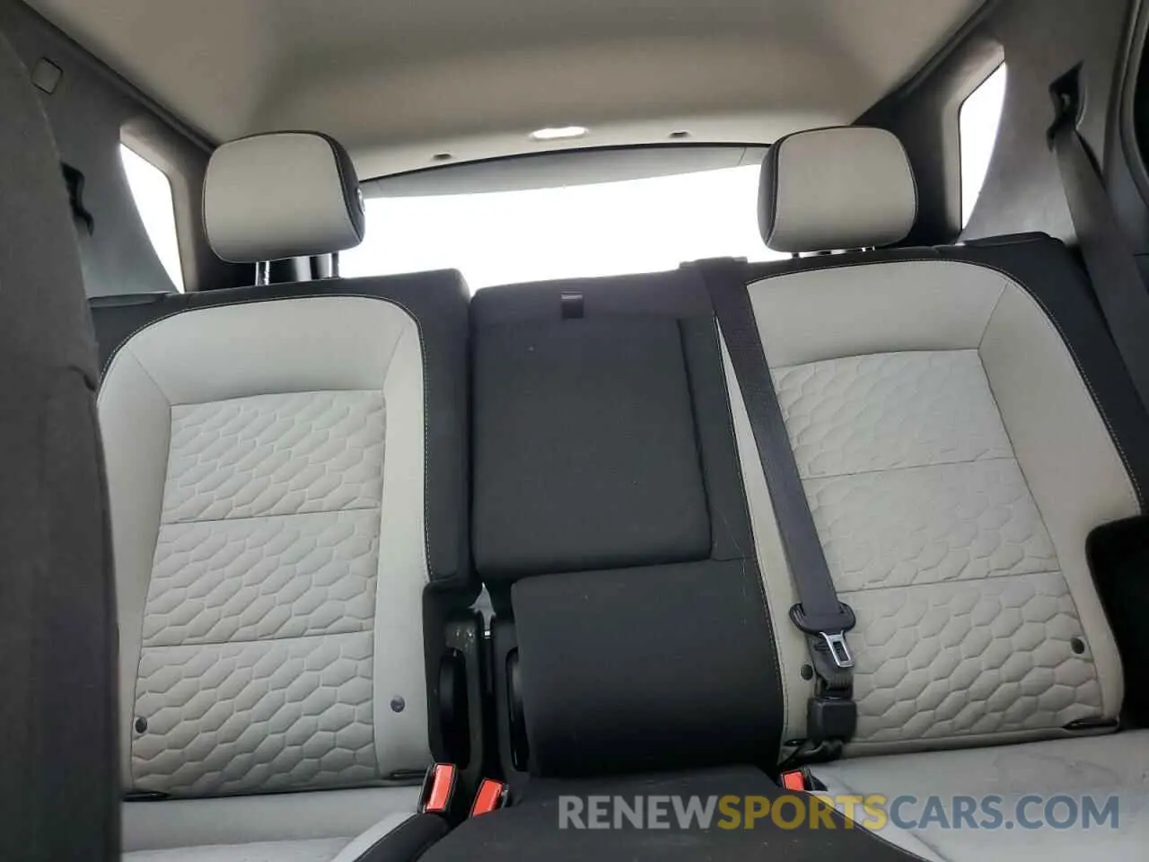 10 Фотография поврежденного автомобиля 2GNAXHEV4L6145497 CHEVROLET EQUINOX 2020