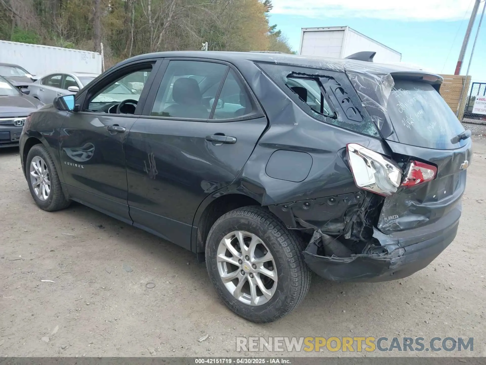 3 Photograph of a damaged car 2GNAXHEV4L6273674 CHEVROLET EQUINOX 2020