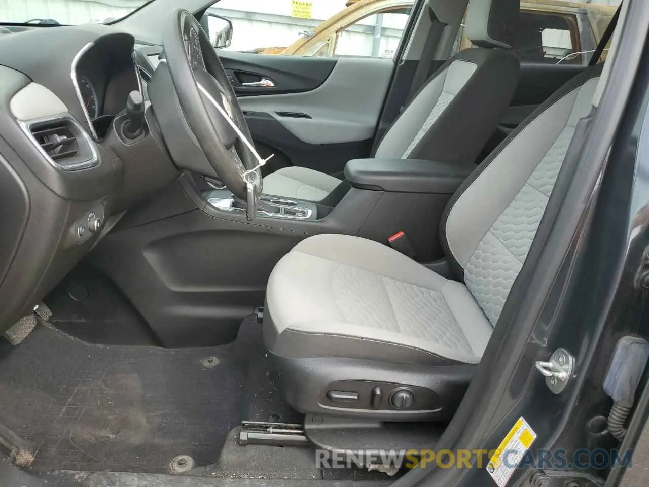 7 Photograph of a damaged car 2GNAXHEV5L6111049 CHEVROLET EQUINOX 2020