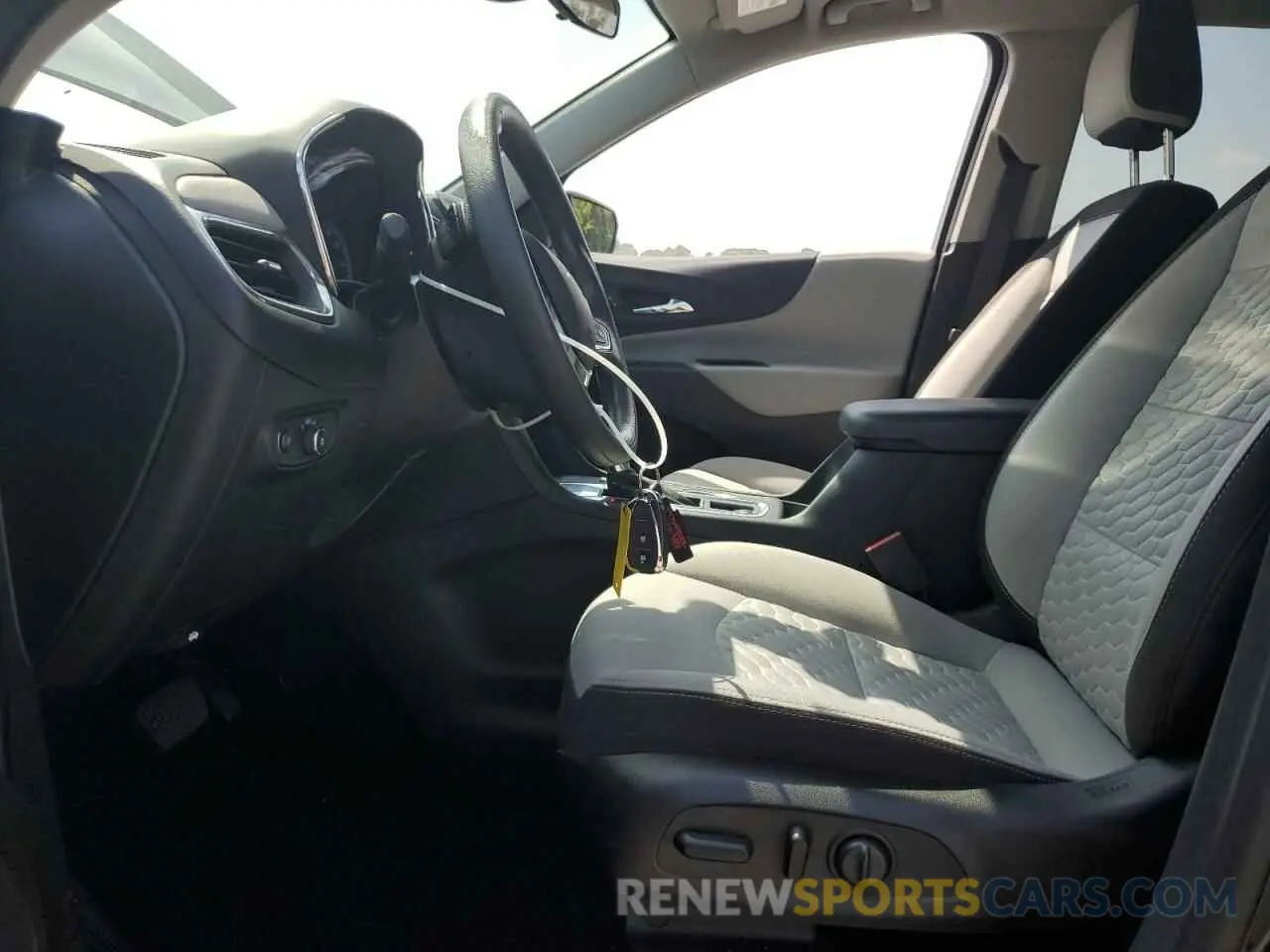 7 Фотография поврежденного автомобиля 2GNAXHEV5L6281329 CHEVROLET EQUINOX 2020