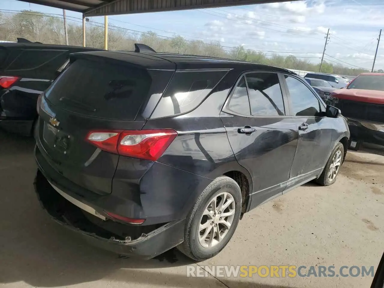 3 Photograph of a damaged car 2GNAXHEV5L6284182 CHEVROLET EQUINOX 2020