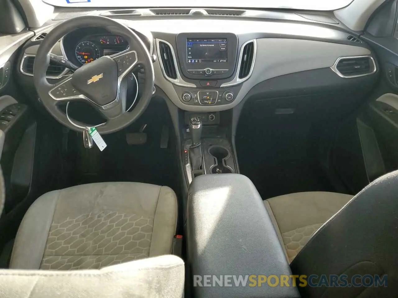 8 Photograph of a damaged car 2GNAXHEV5L6284182 CHEVROLET EQUINOX 2020