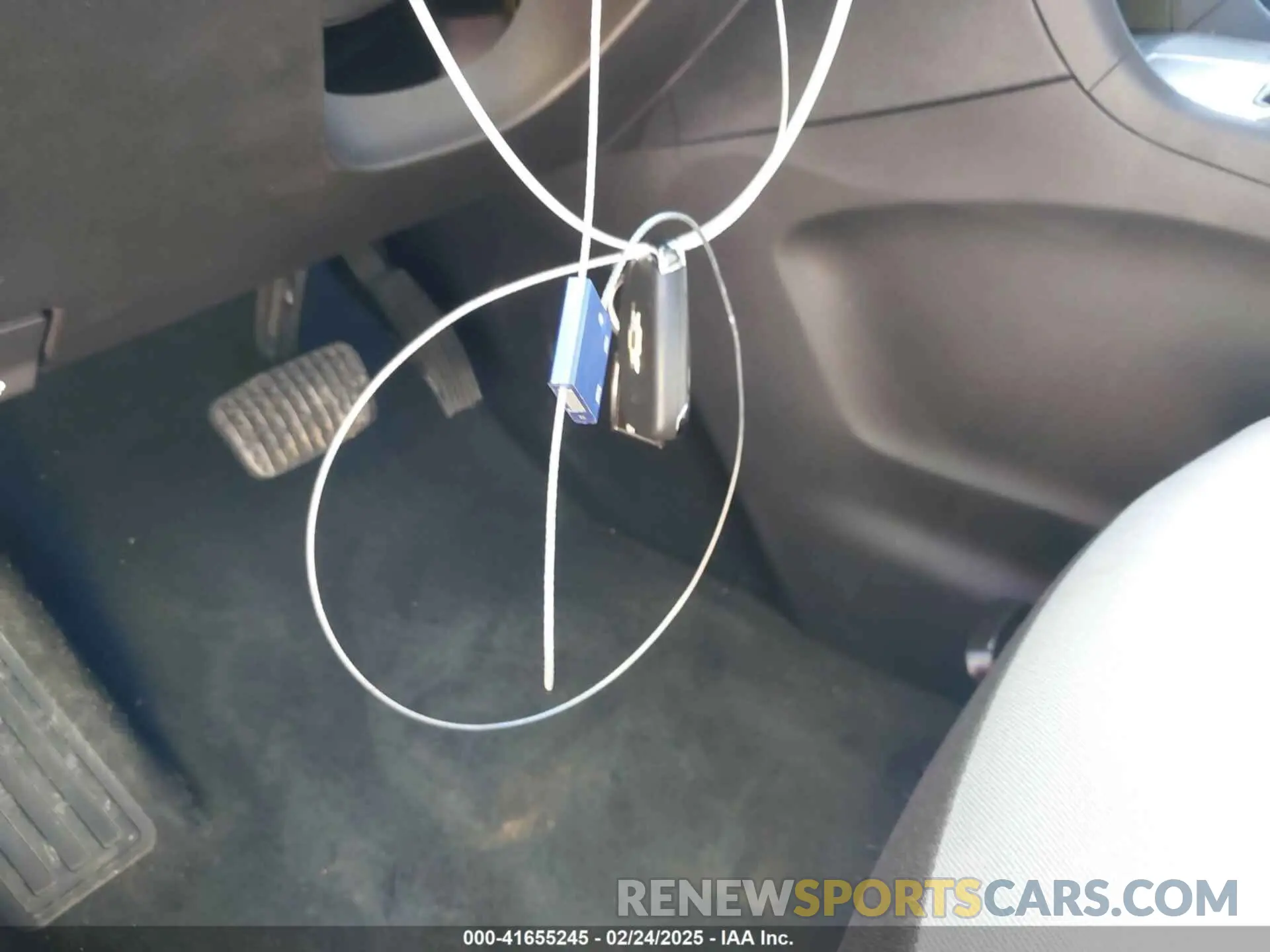 11 Photograph of a damaged car 2GNAXHEV6L6191283 CHEVROLET EQUINOX 2020
