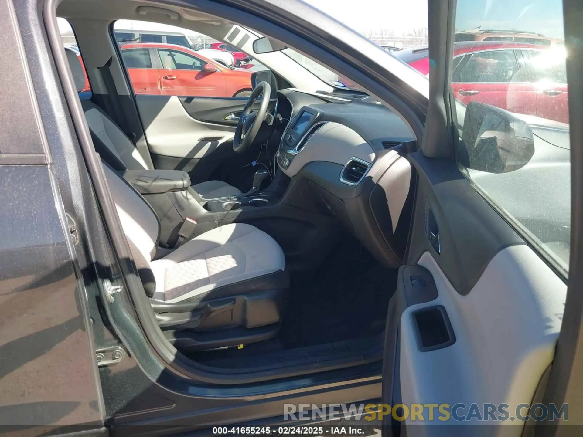 5 Photograph of a damaged car 2GNAXHEV6L6191283 CHEVROLET EQUINOX 2020