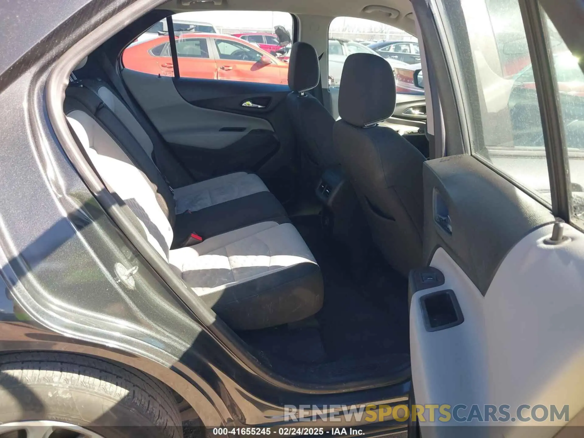 8 Photograph of a damaged car 2GNAXHEV6L6191283 CHEVROLET EQUINOX 2020