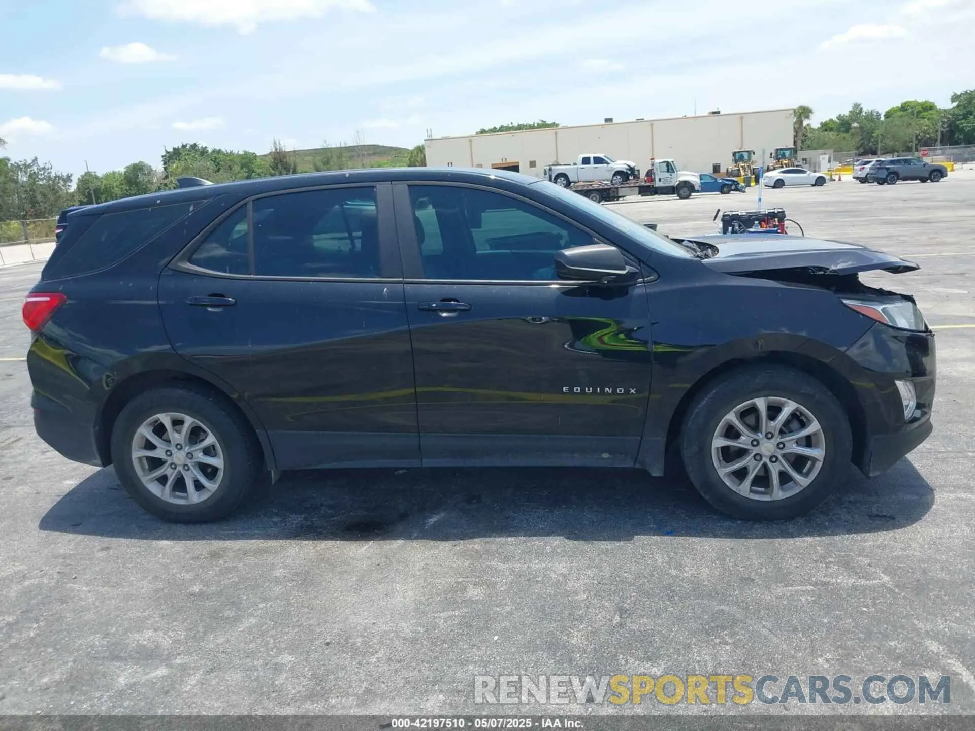 13 Photograph of a damaged car 2GNAXHEV6L6229384 CHEVROLET EQUINOX 2020