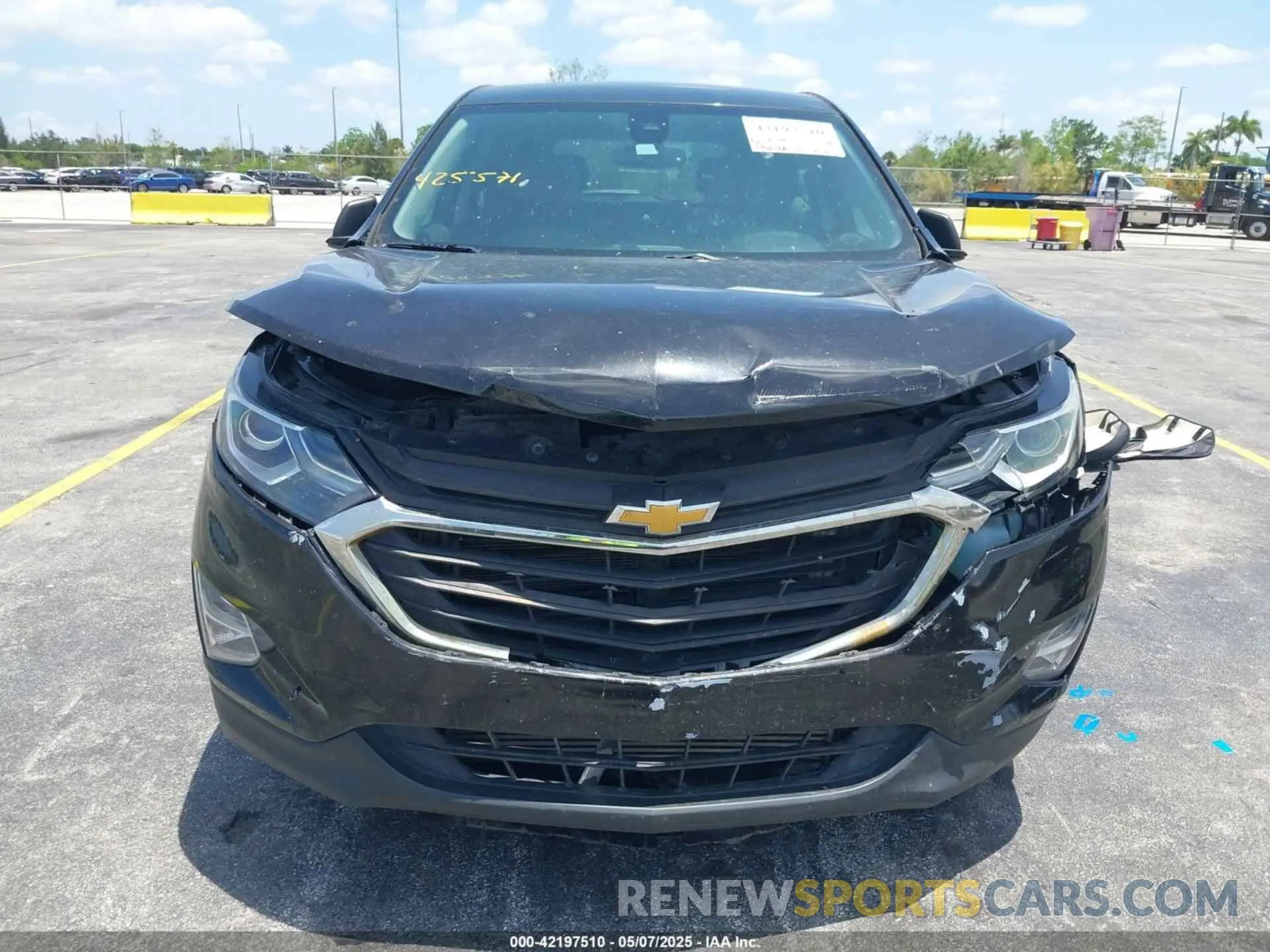 6 Photograph of a damaged car 2GNAXHEV6L6229384 CHEVROLET EQUINOX 2020