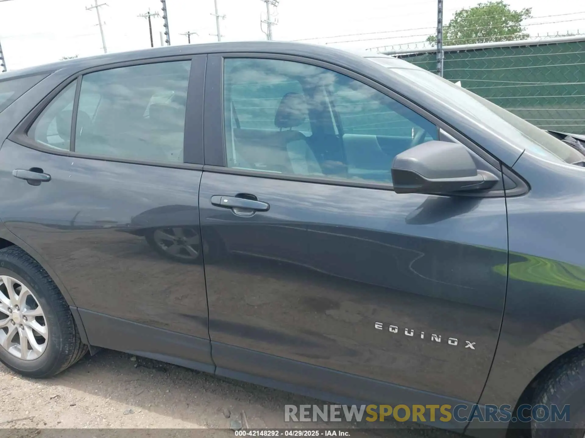 13 Photograph of a damaged car 2GNAXHEV6L6230440 CHEVROLET EQUINOX 2020