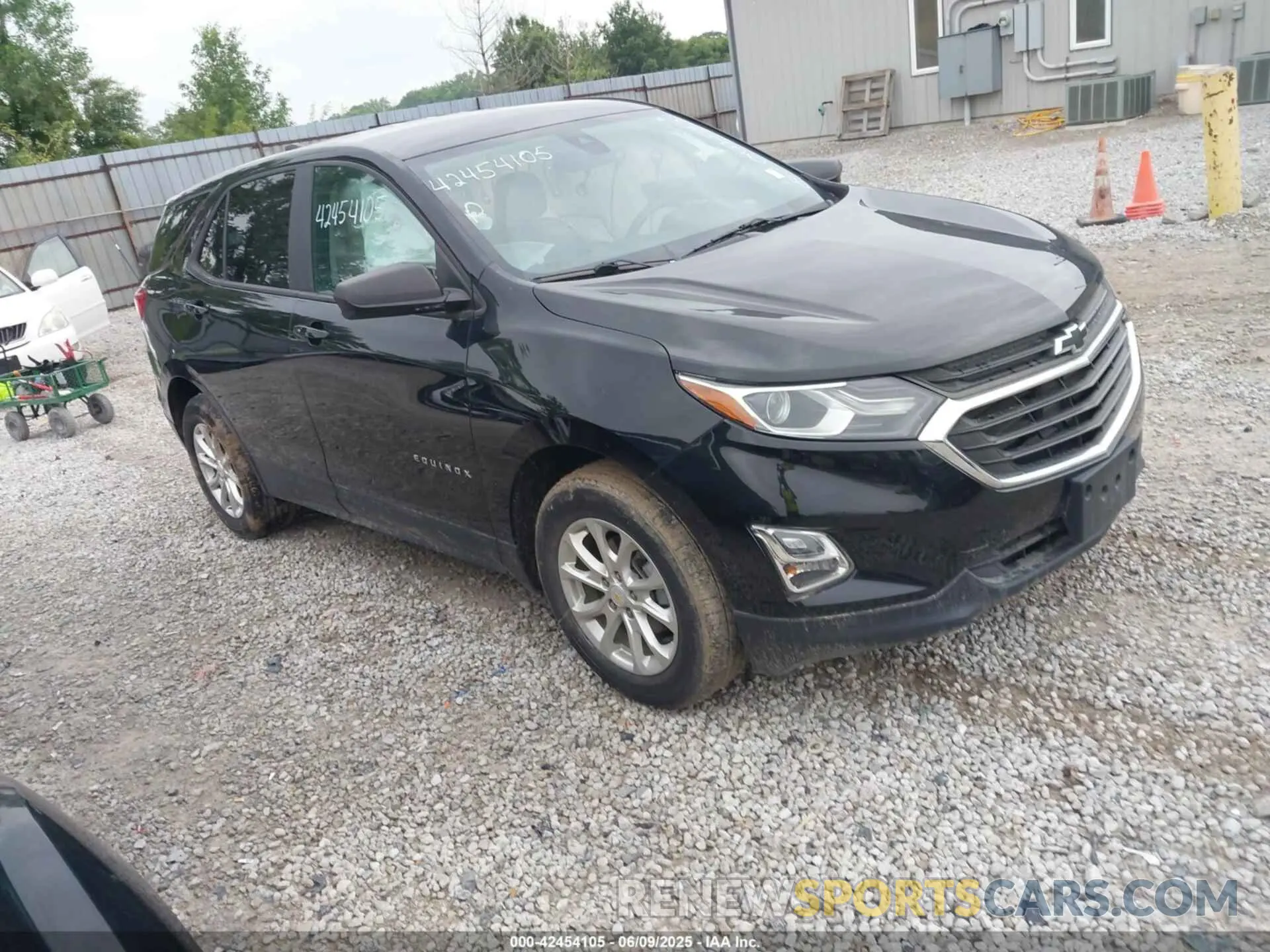 1 Photograph of a damaged car 2GNAXHEV6L6245018 CHEVROLET EQUINOX 2020