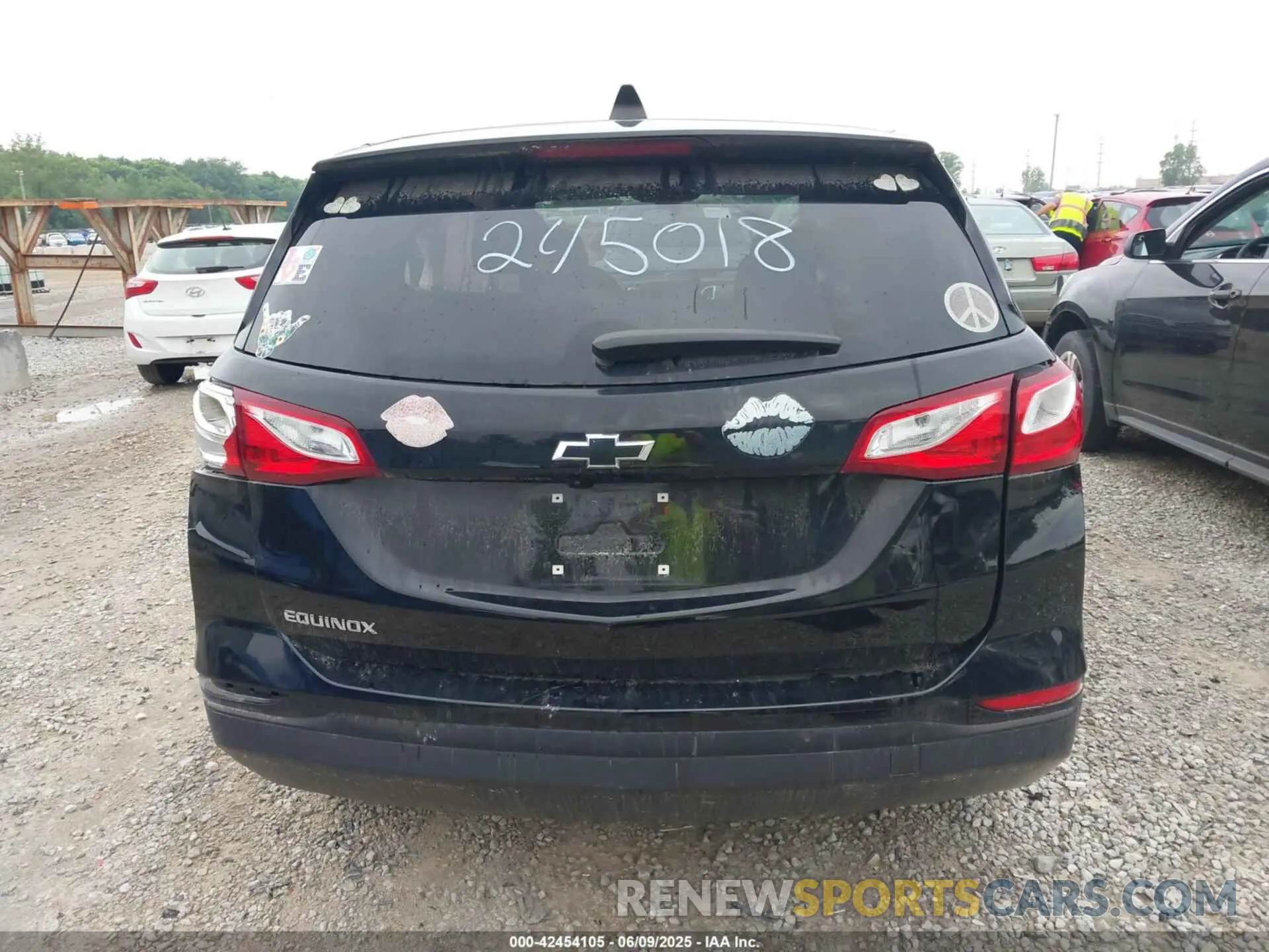 17 Photograph of a damaged car 2GNAXHEV6L6245018 CHEVROLET EQUINOX 2020
