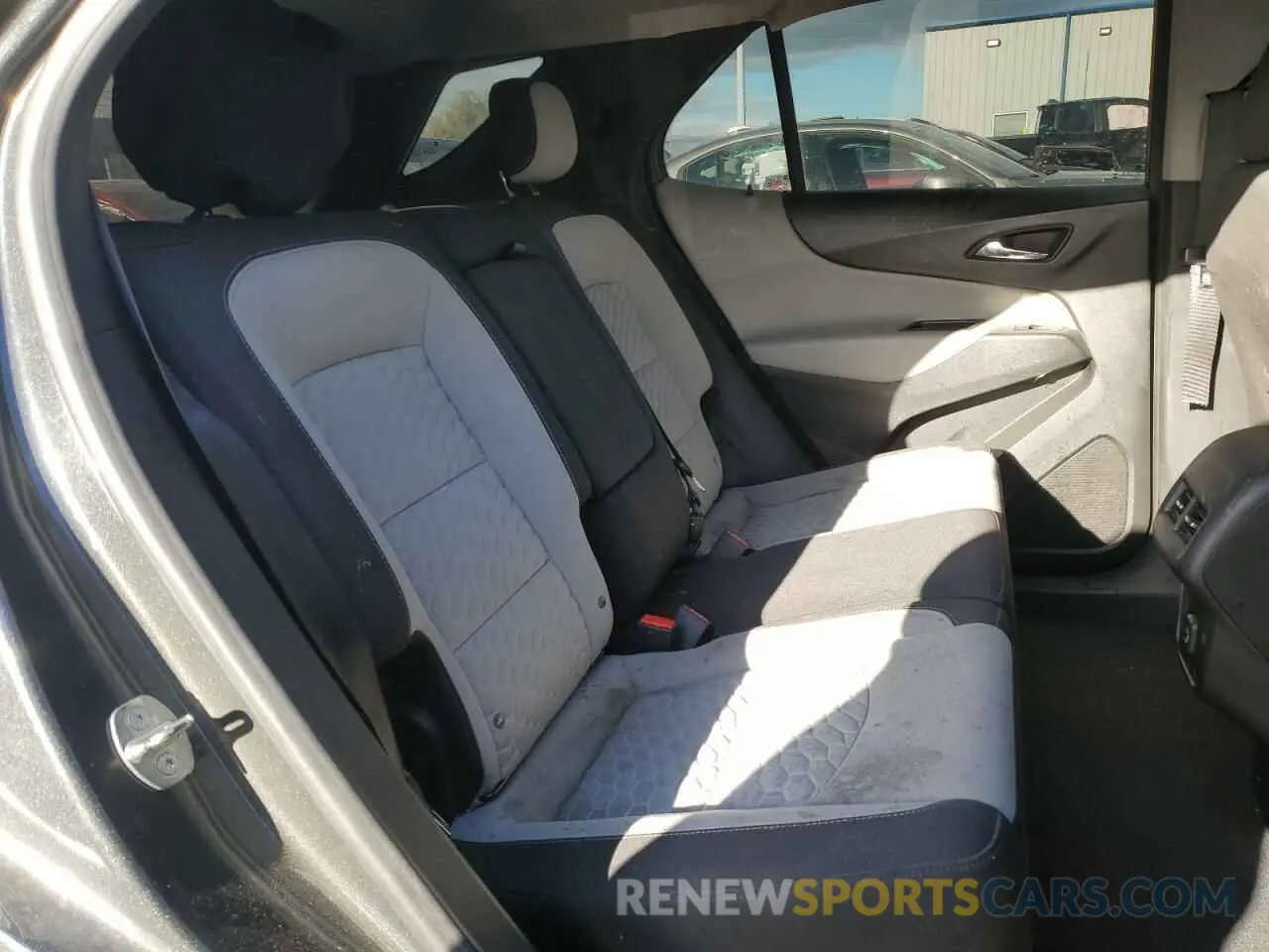 11 Photograph of a damaged car 2GNAXHEV6L6273563 CHEVROLET EQUINOX 2020