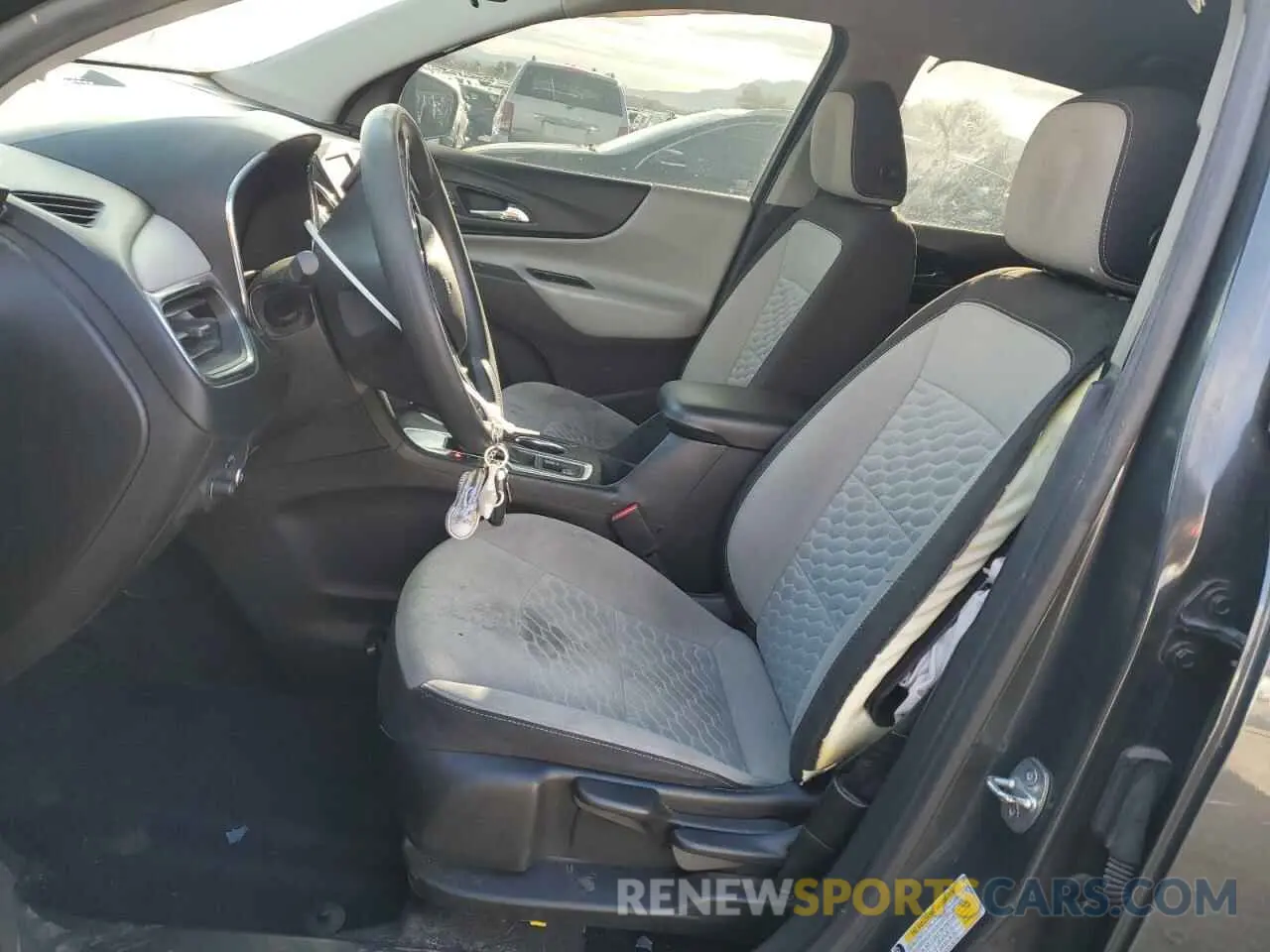 7 Photograph of a damaged car 2GNAXHEV6L6273563 CHEVROLET EQUINOX 2020