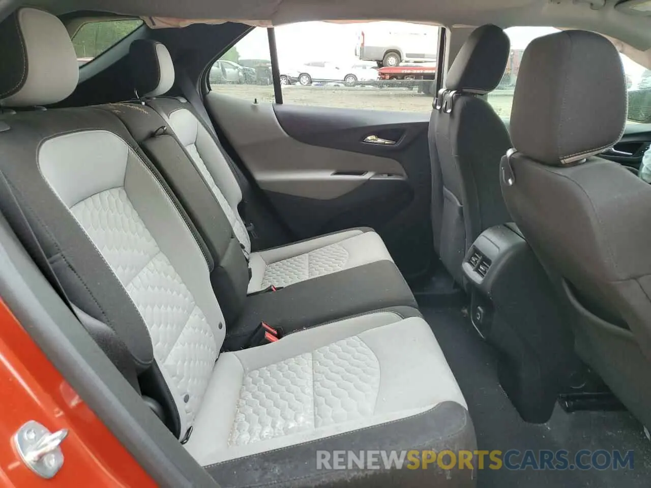 11 Photograph of a damaged car 2GNAXHEV7L6135093 CHEVROLET EQUINOX 2020