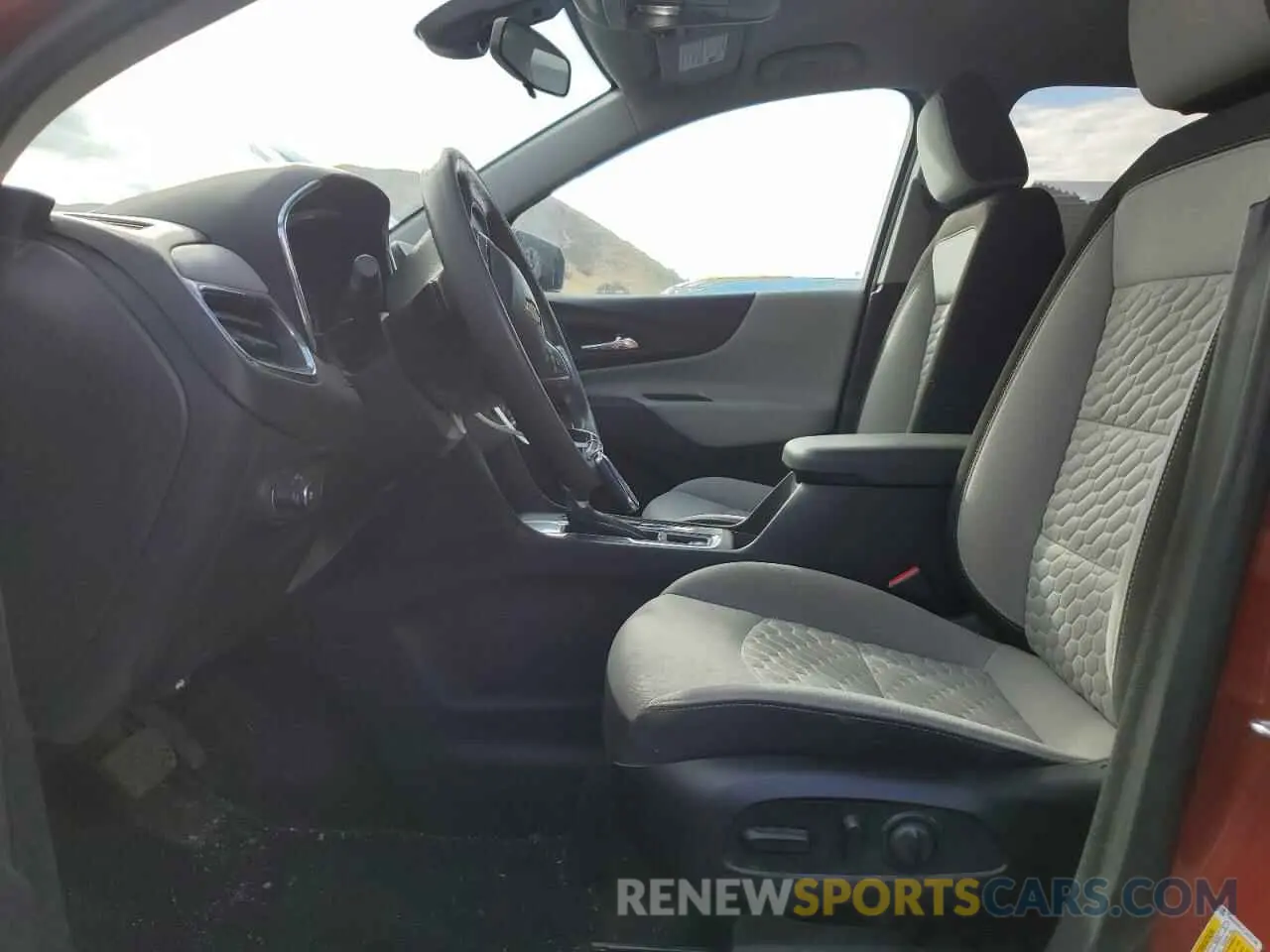 7 Photograph of a damaged car 2GNAXHEV7L6197285 CHEVROLET EQUINOX 2020
