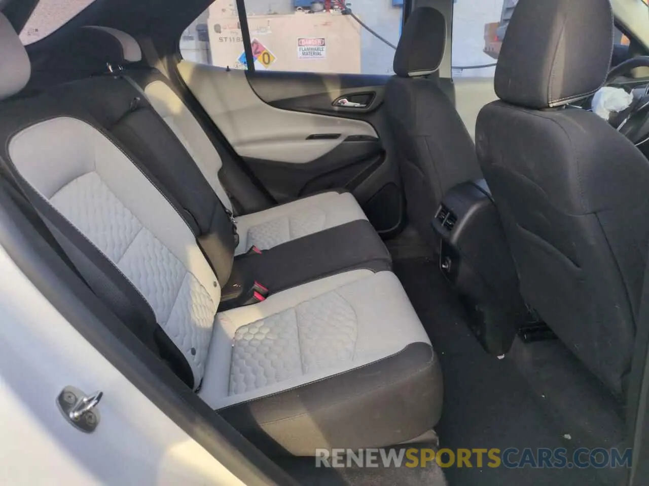 12 Photograph of a damaged car 2GNAXHEV7L6218667 CHEVROLET EQUINOX 2020