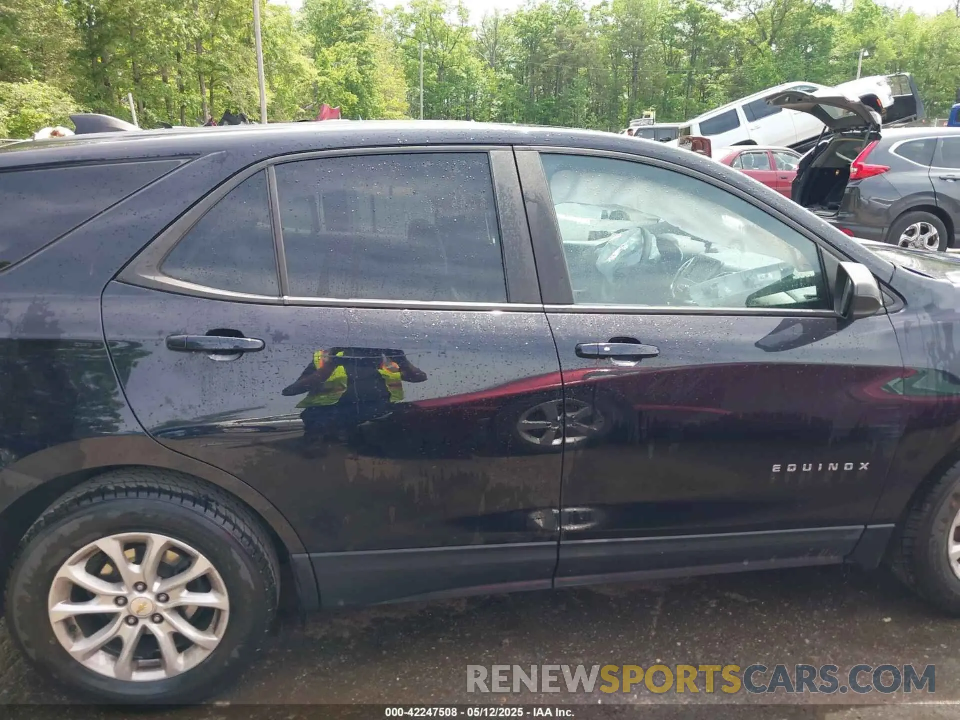 13 Photograph of a damaged car 2GNAXHEV8L6102989 CHEVROLET EQUINOX 2020