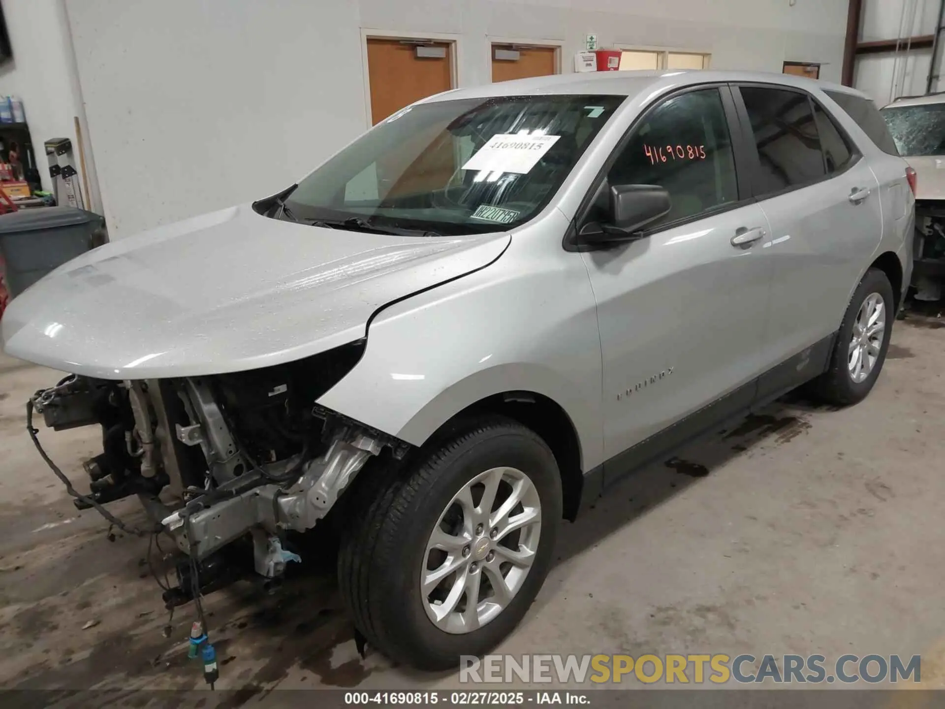 2 Фотография поврежденного автомобиля 2GNAXHEV8L6123485 CHEVROLET EQUINOX 2020
