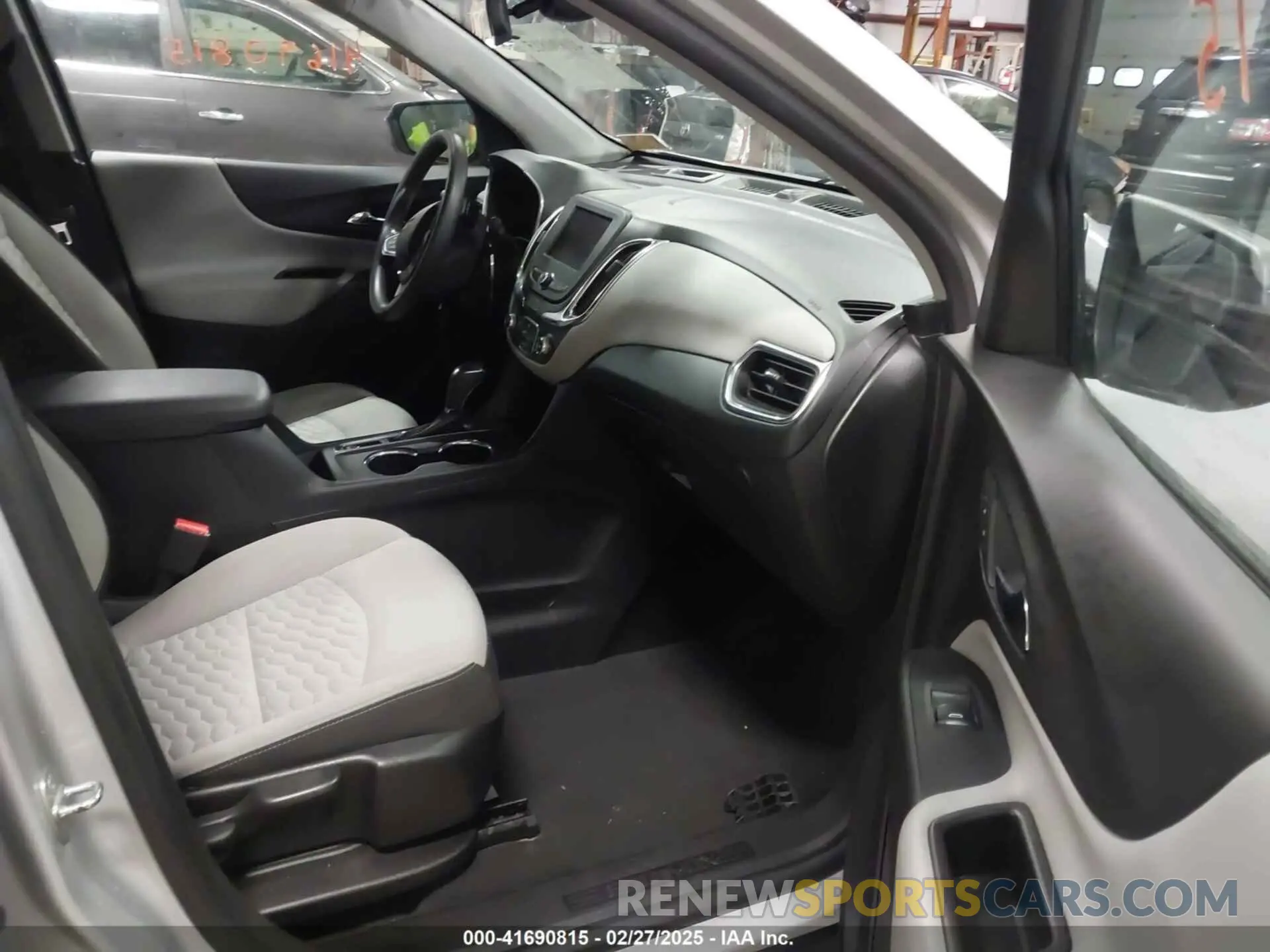 5 Фотография поврежденного автомобиля 2GNAXHEV8L6123485 CHEVROLET EQUINOX 2020