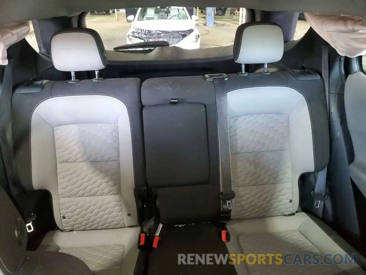 10 Photograph of a damaged car 2GNAXHEV8L6180088 CHEVROLET EQUINOX 2020