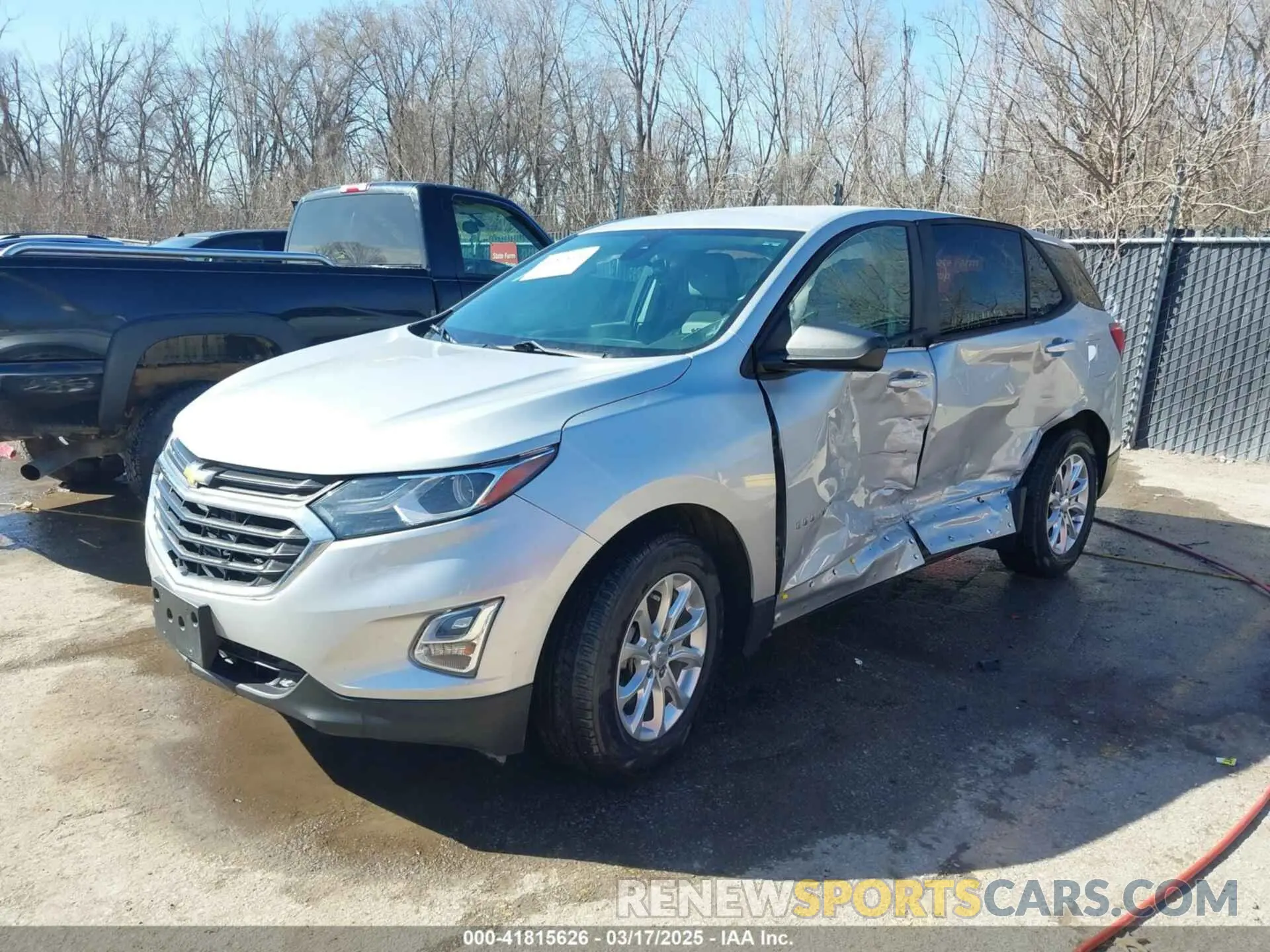 2 Фотография поврежденного автомобиля 2GNAXHEV8L6234585 CHEVROLET EQUINOX 2020