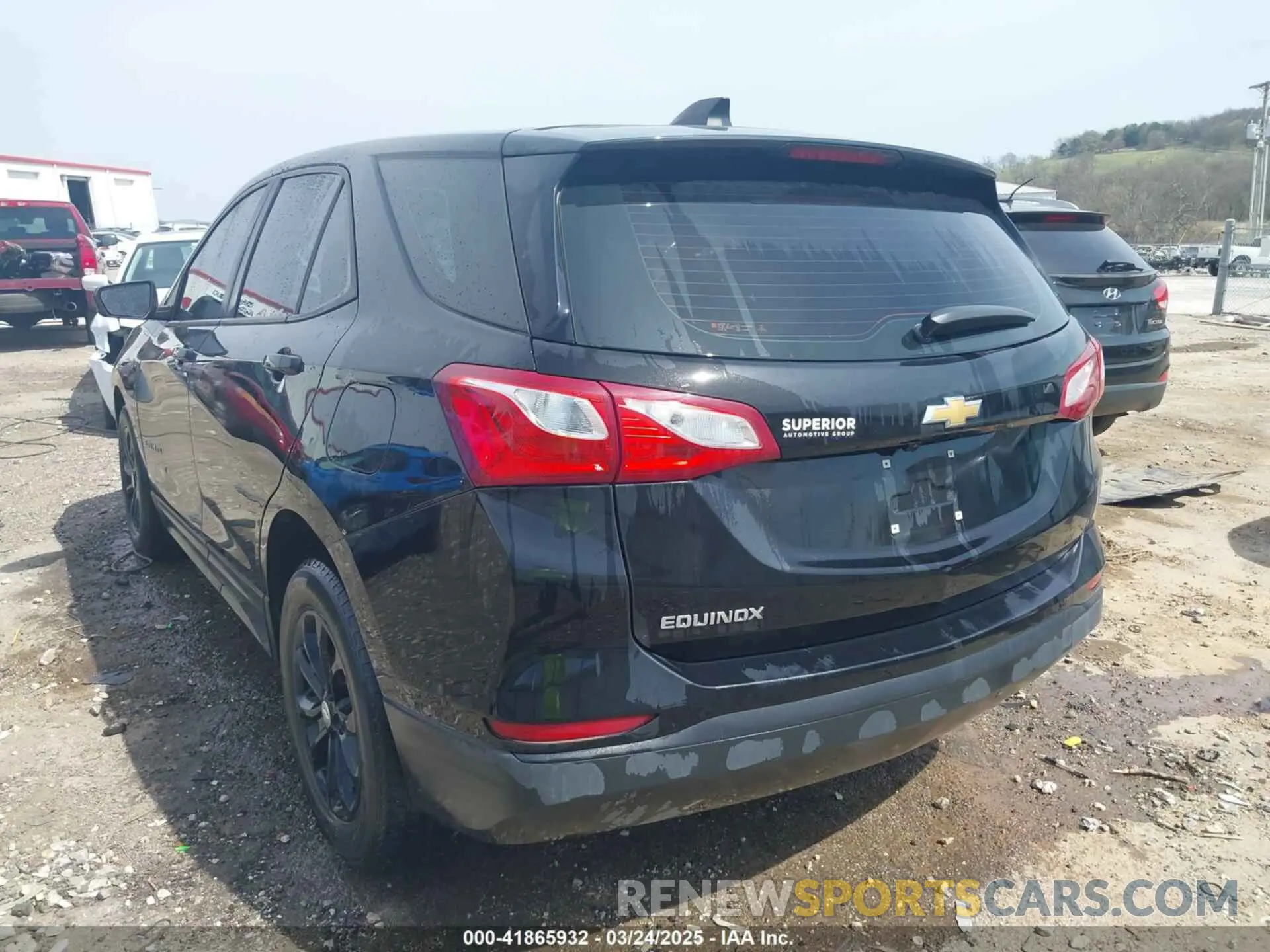 3 Photograph of a damaged car 2GNAXHEV8L6266968 CHEVROLET EQUINOX 2020