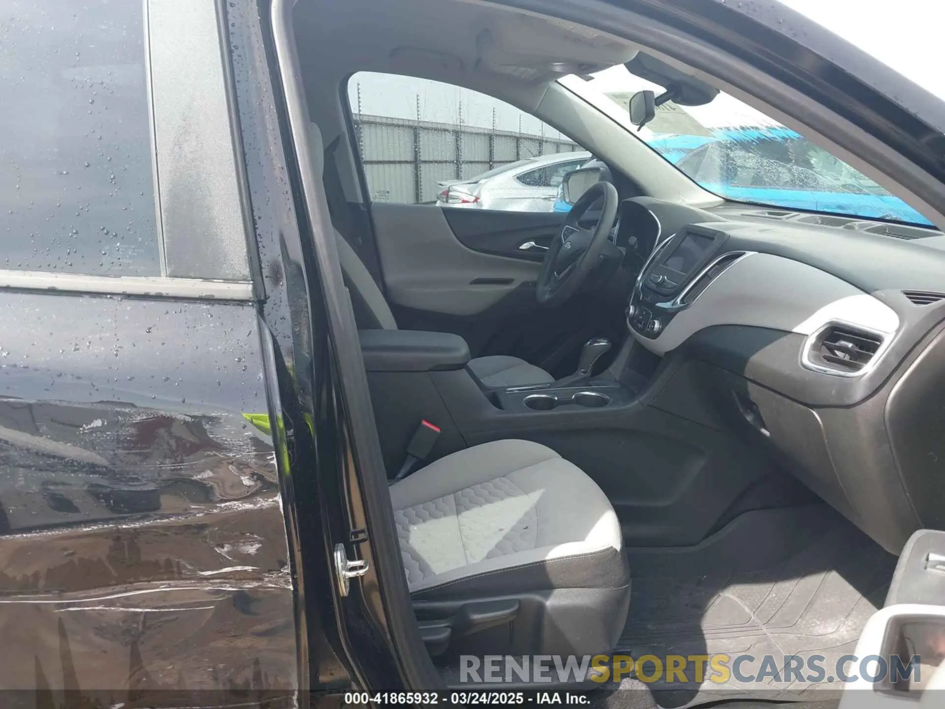 5 Photograph of a damaged car 2GNAXHEV8L6266968 CHEVROLET EQUINOX 2020