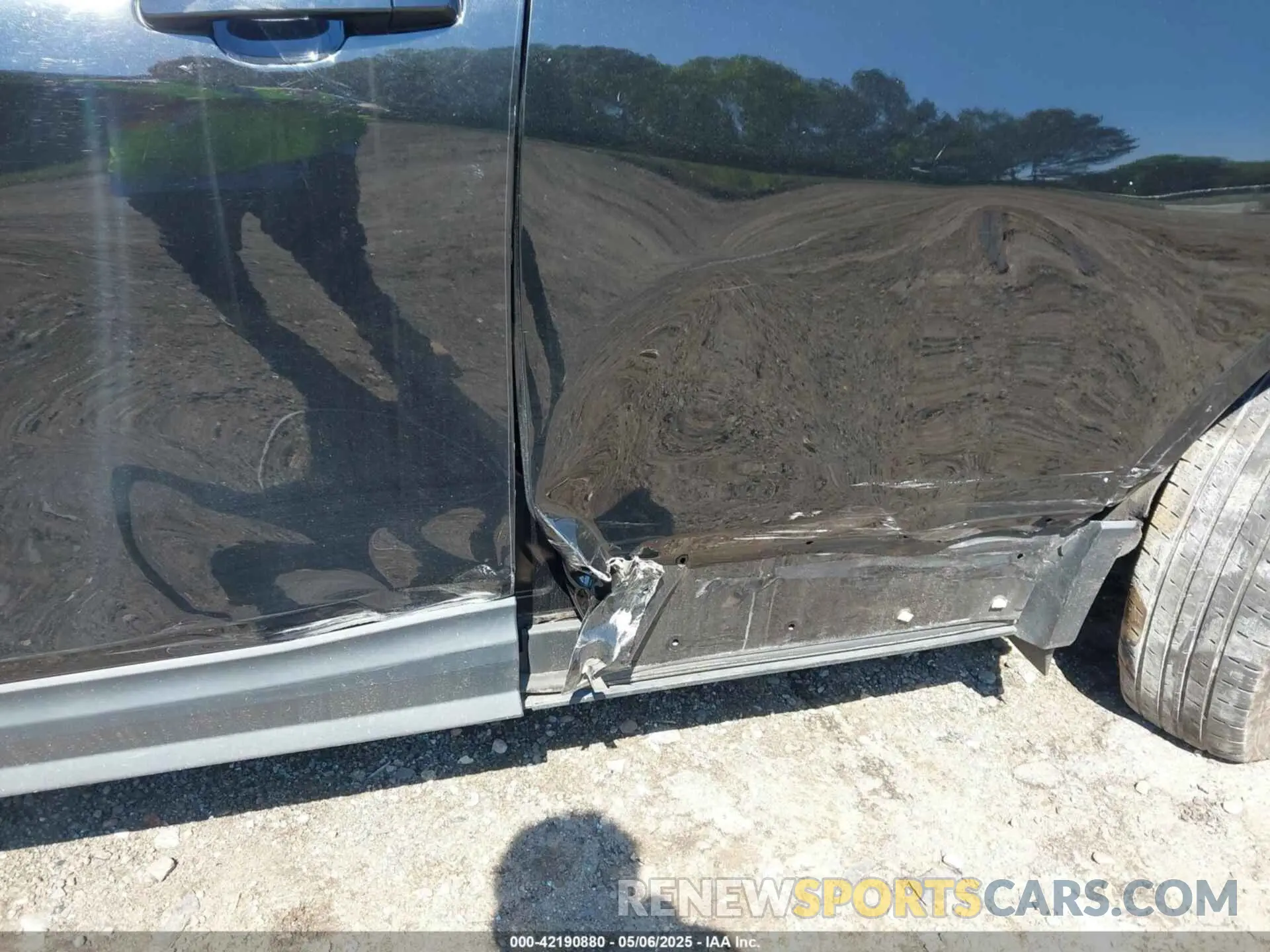 6 Photograph of a damaged car 2GNAXHEV8L6272219 CHEVROLET EQUINOX 2020