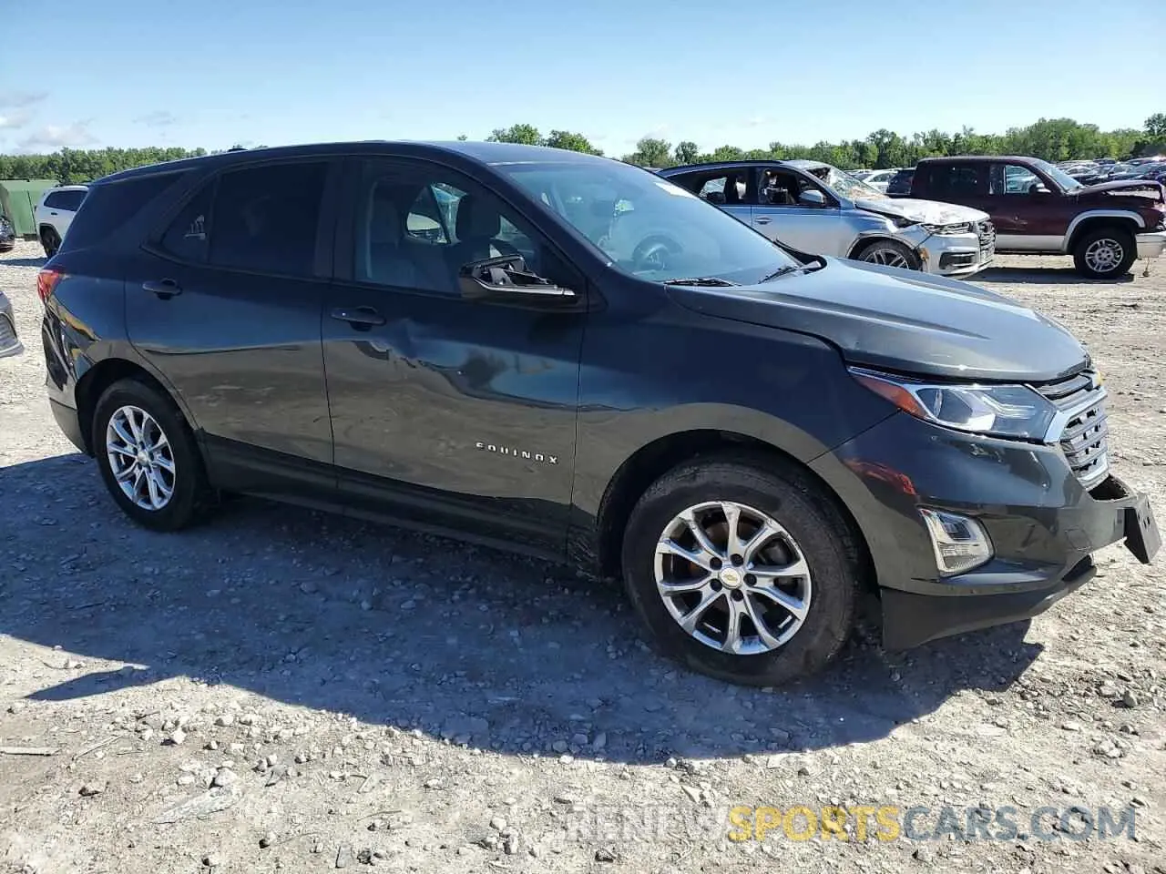 4 Photograph of a damaged car 2GNAXHEV8L6279350 CHEVROLET EQUINOX 2020