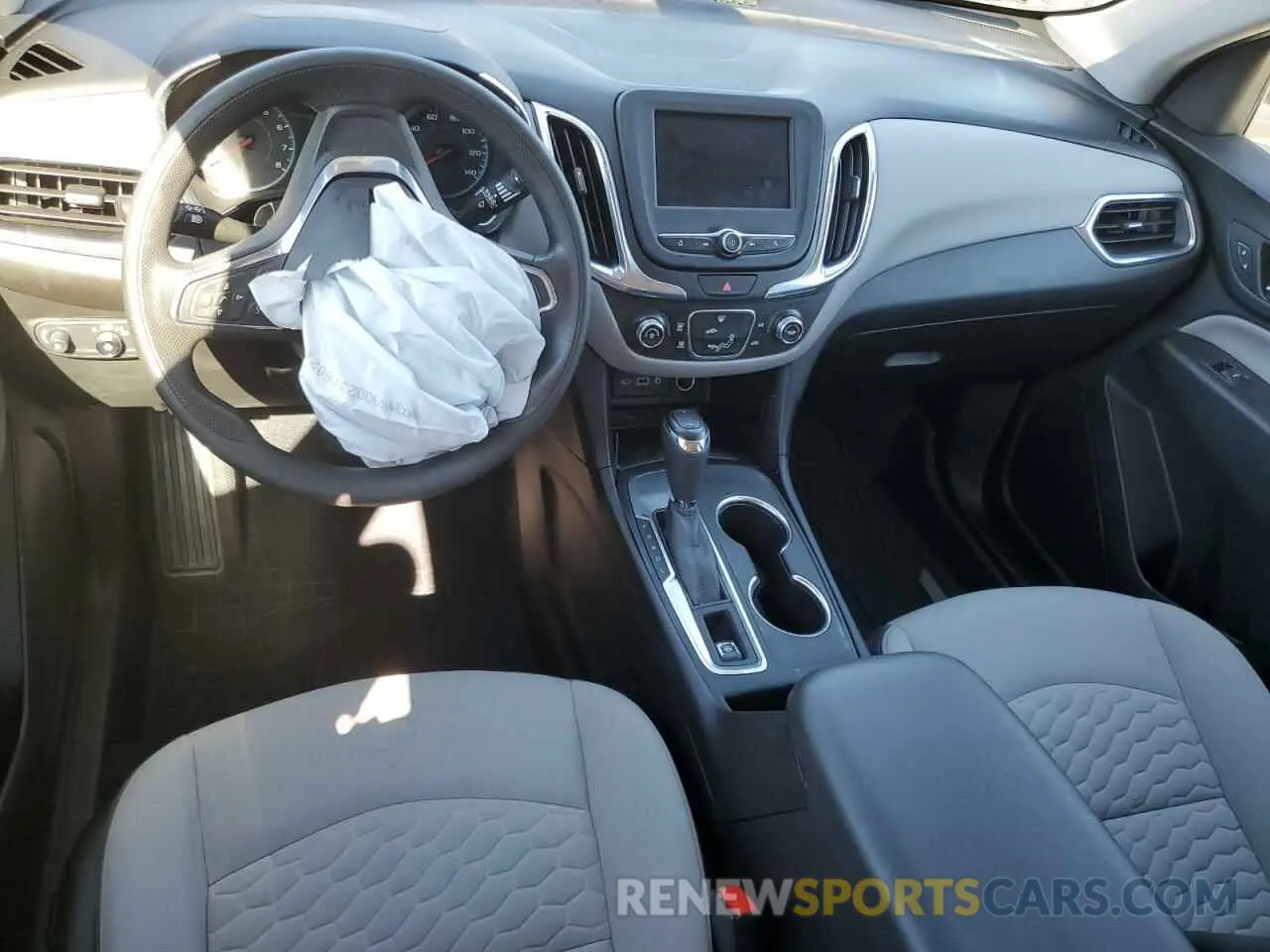 8 Photograph of a damaged car 2GNAXHEV9L6272343 CHEVROLET EQUINOX 2020