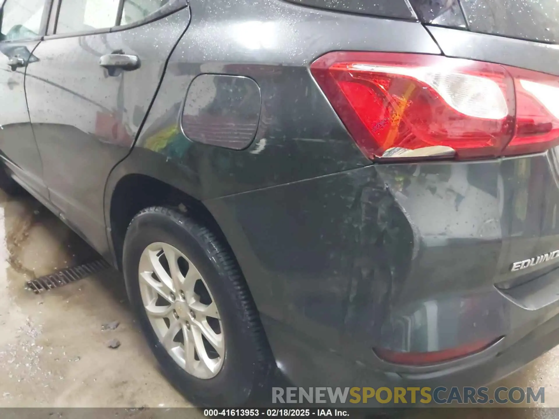 19 Photograph of a damaged car 2GNAXHEVXL6245796 CHEVROLET EQUINOX 2020