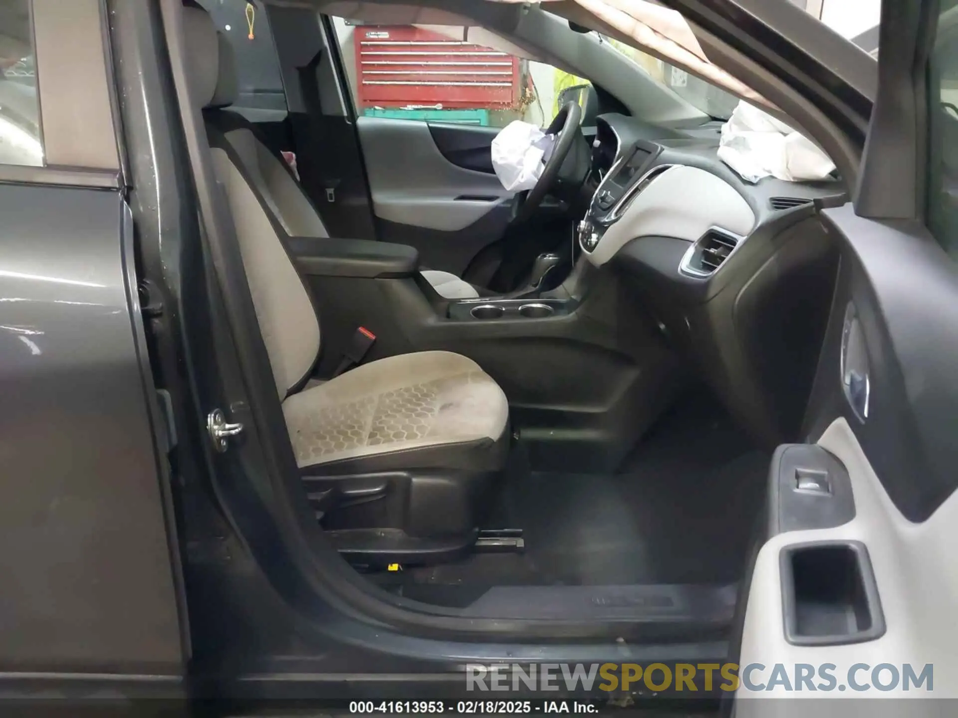 5 Photograph of a damaged car 2GNAXHEVXL6245796 CHEVROLET EQUINOX 2020