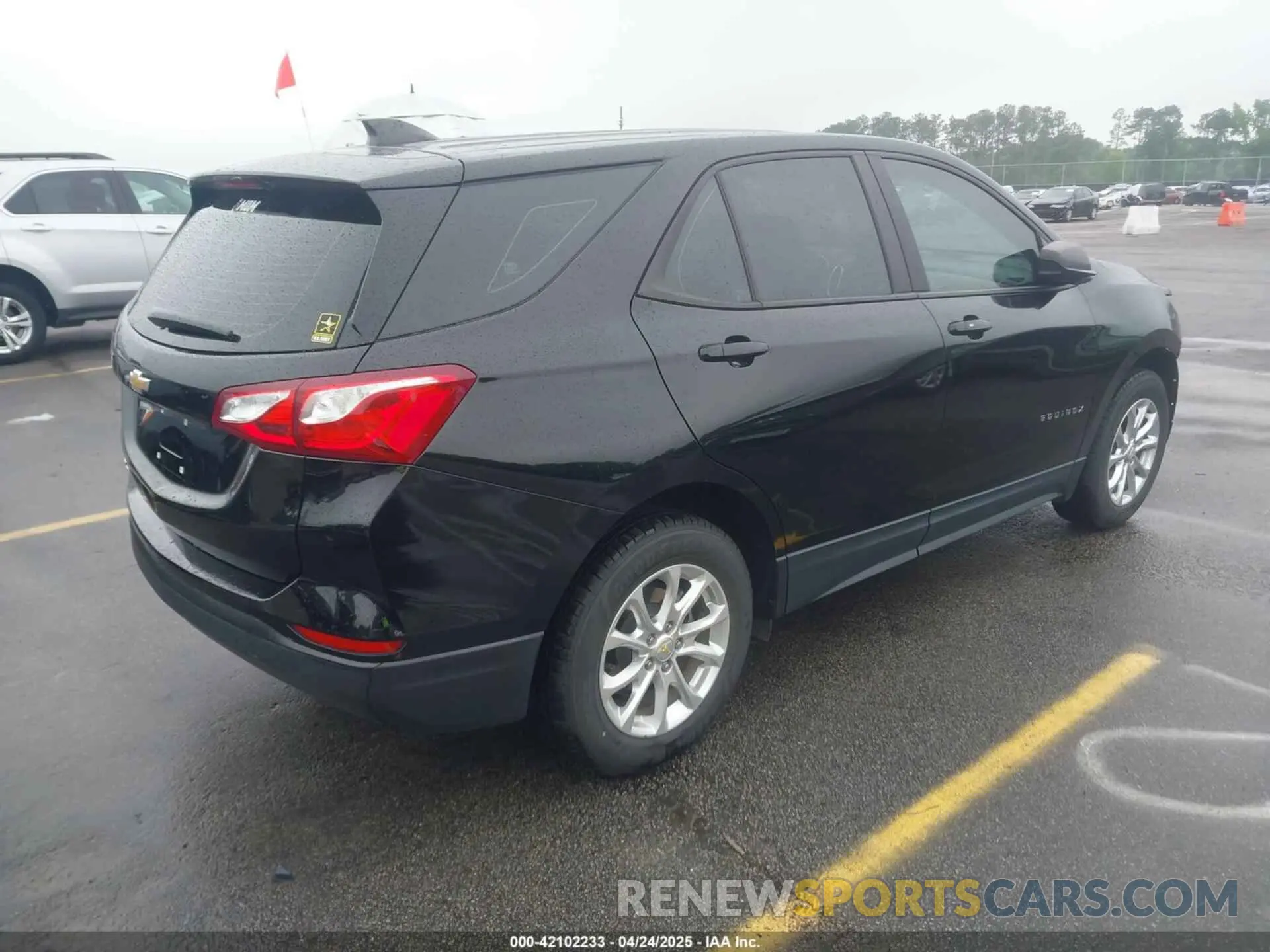 4 Photograph of a damaged car 2GNAXHEVXL6282184 CHEVROLET EQUINOX 2020