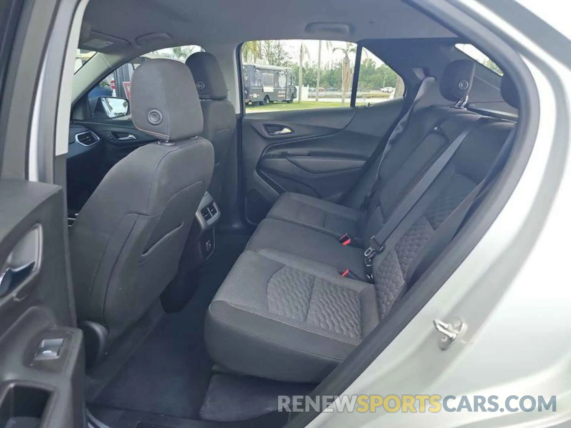 9 Фотография поврежденного автомобиля 2GNAXJEV0L6239187 CHEVROLET EQUINOX 2020