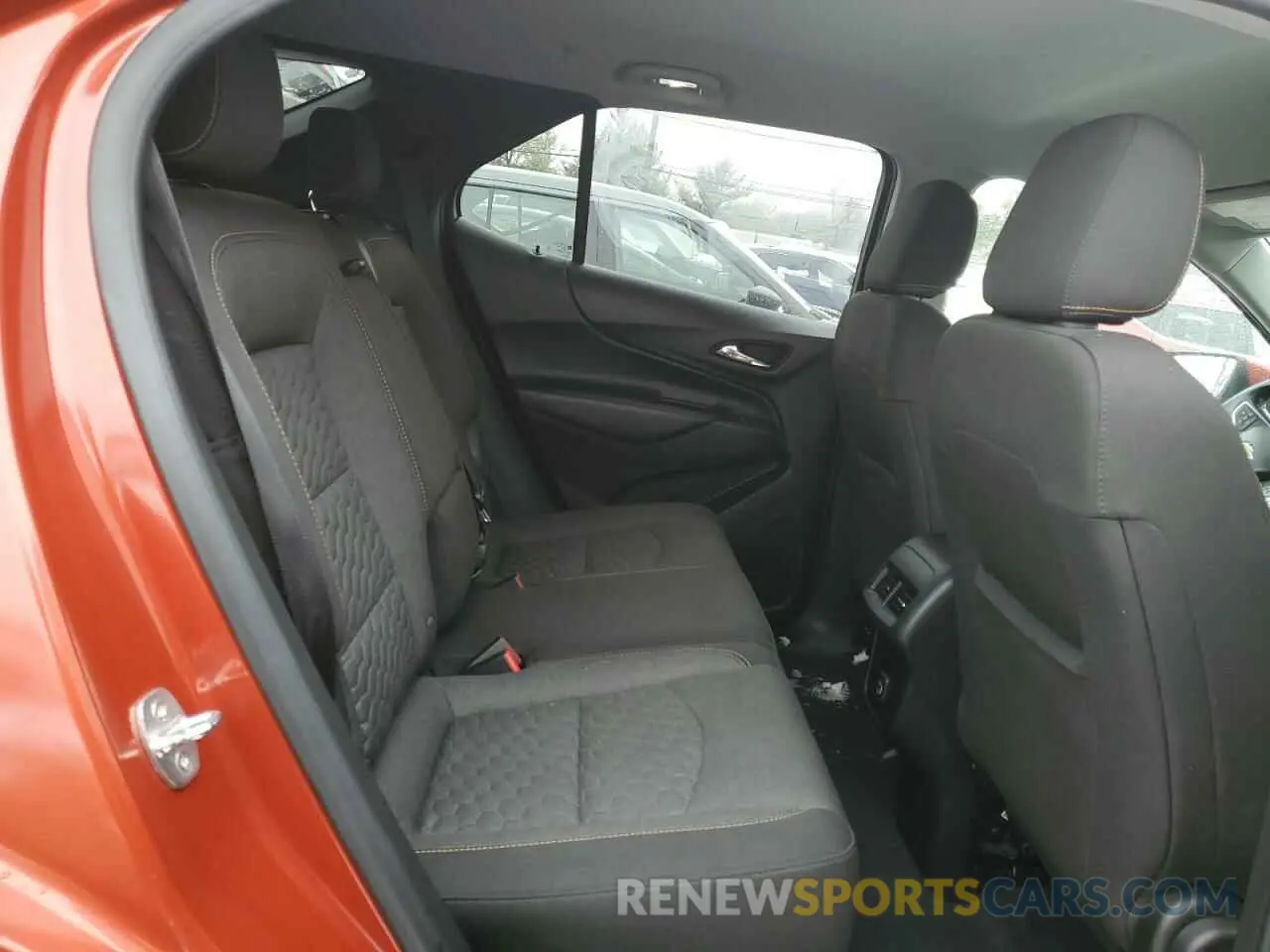 10 Photograph of a damaged car 2GNAXJEV1L6135274 CHEVROLET EQUINOX 2020