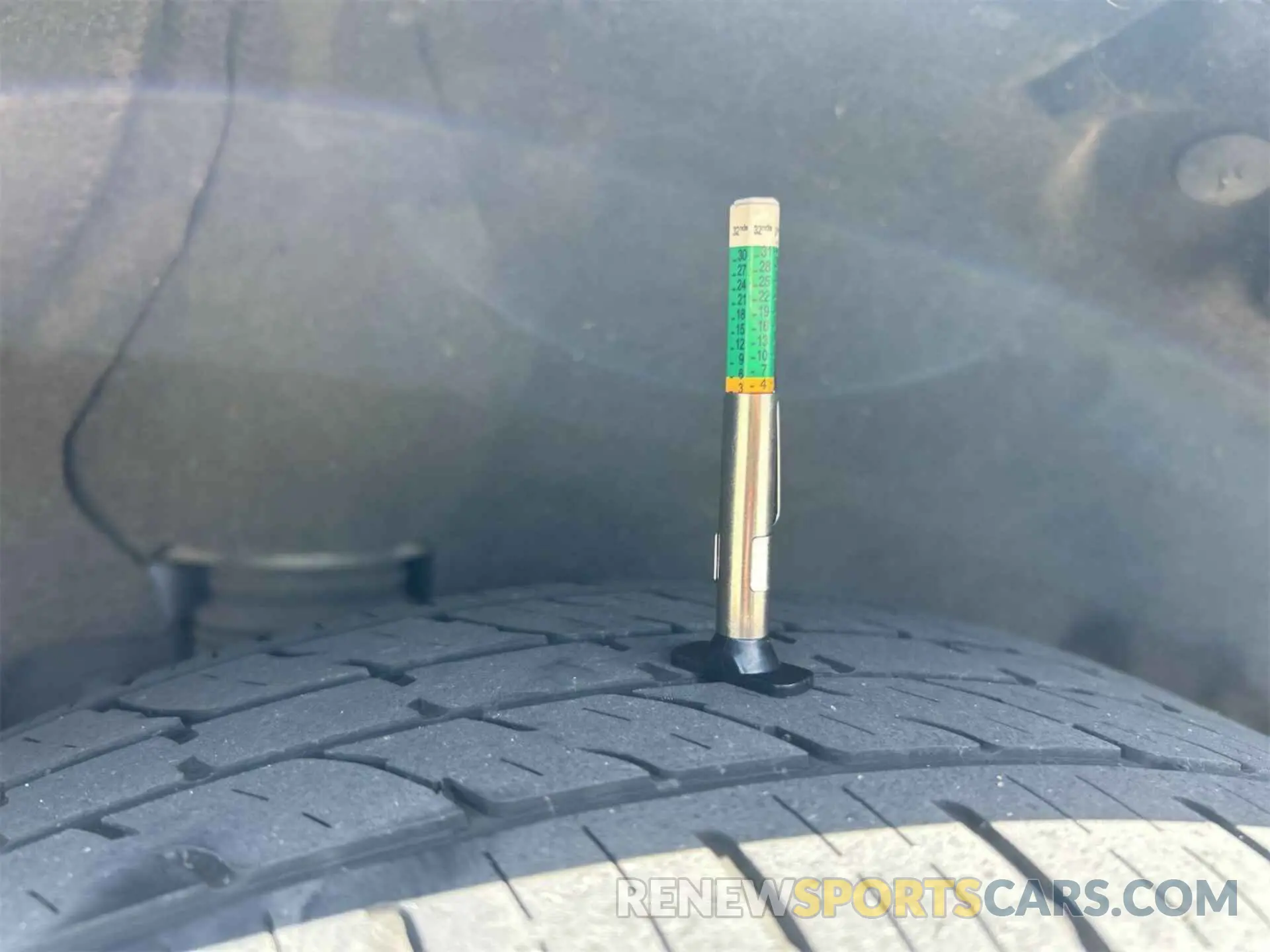 9 Photograph of a damaged car 2GNAXJEV1L6235830 CHEVROLET EQUINOX 2020