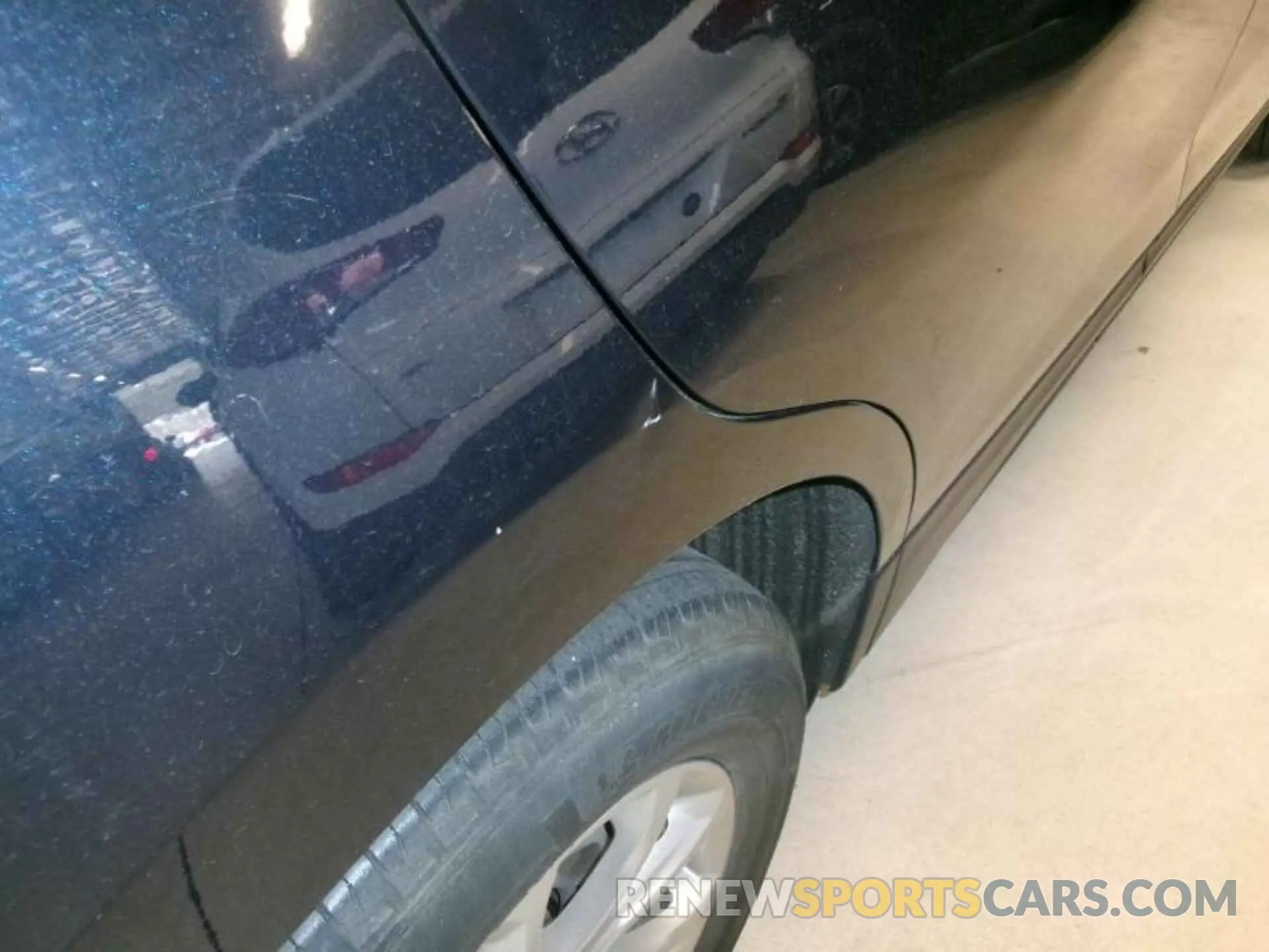 10 Photograph of a damaged car 2GNAXJEV1L6241191 CHEVROLET EQUINOX 2020