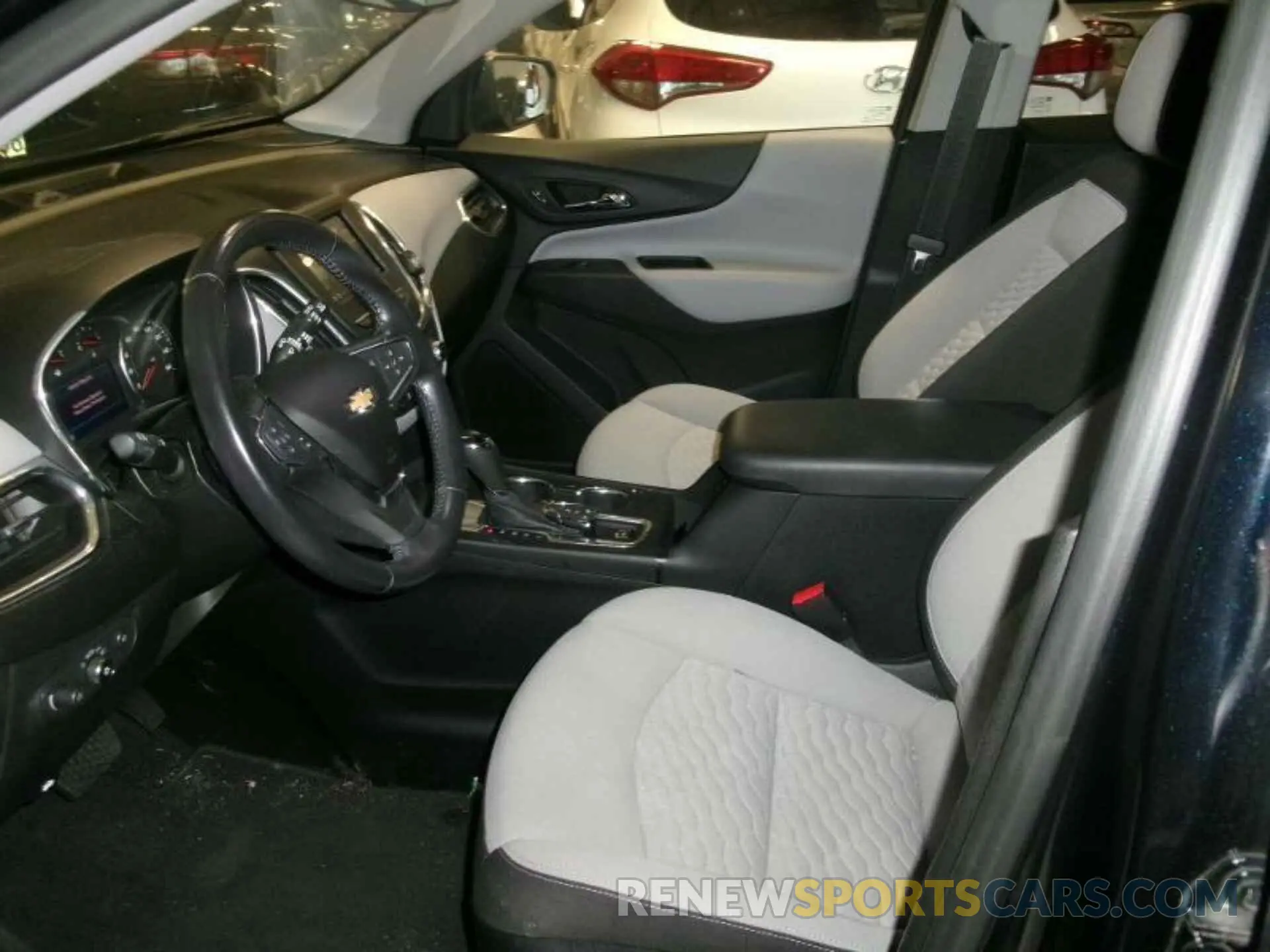 8 Photograph of a damaged car 2GNAXJEV1L6241191 CHEVROLET EQUINOX 2020